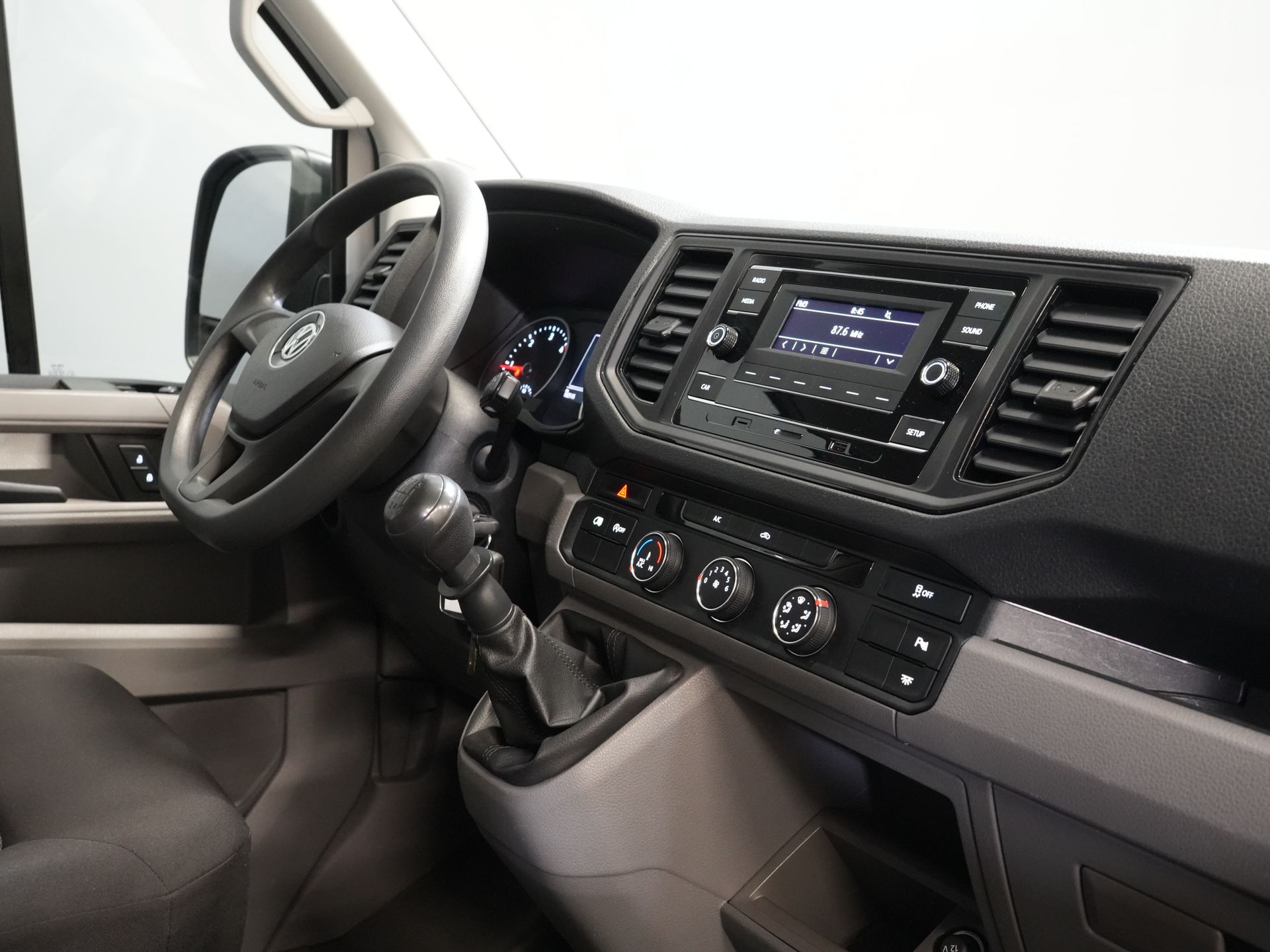 Volkswagen Crafter Bestelbus 35 2.0 TDI L3H2 BPM VRIJ! Airco/ PDC/ Bluetooth/ Betimmering 2