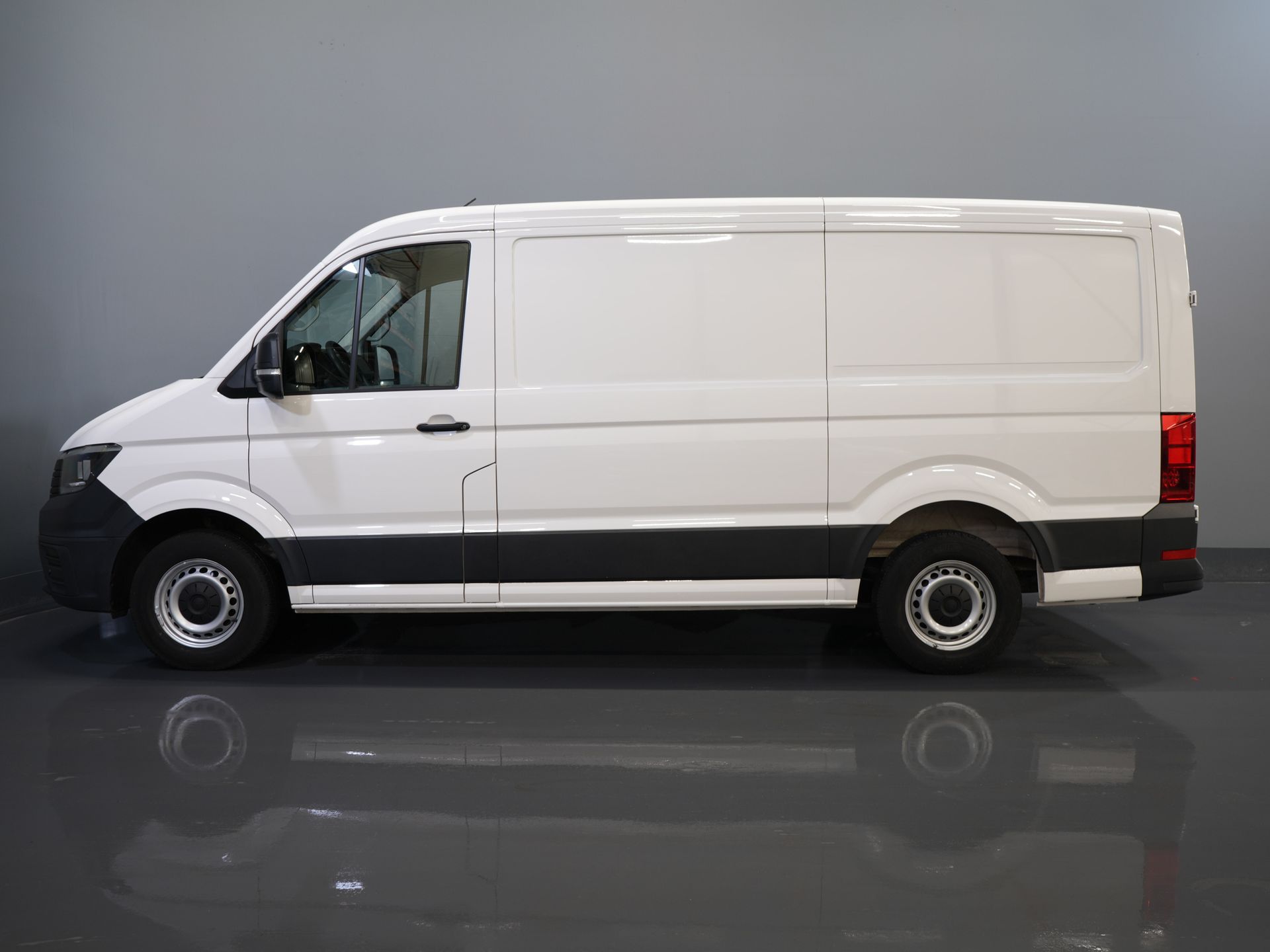 Volkswagen Crafter Bestelbus 35 2.0 TDI L3H2 BPM VRIJ! Airco/ PDC/ Bluetooth/ Betimmering 9
