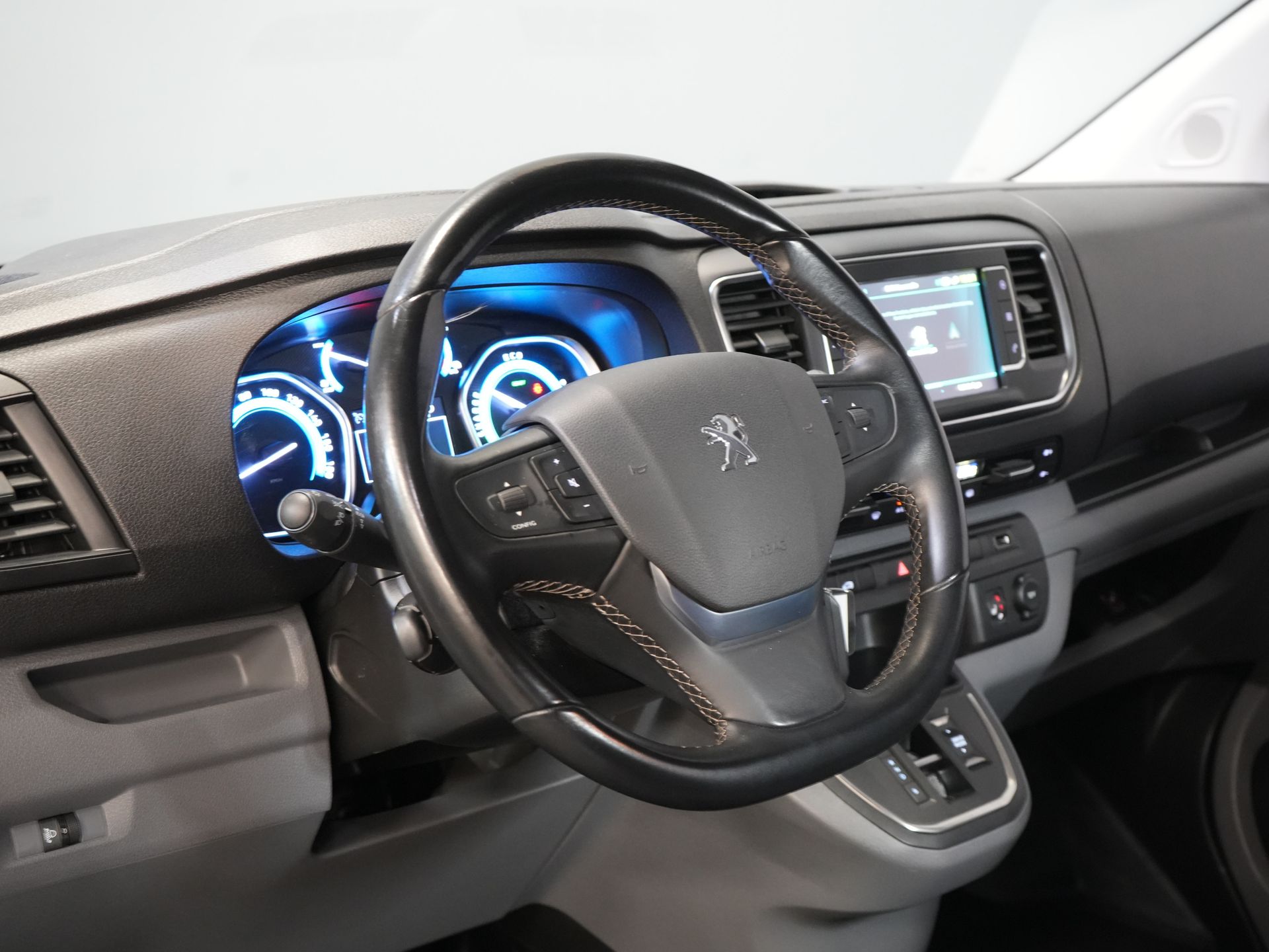 Peugeot e-Expert Bestelbus L2 75 kWh 330 km WLTP Snellader/ Stoelverw./ Navi/ Carplay/ Camera/ Climate/ LMV/ Cruise 13