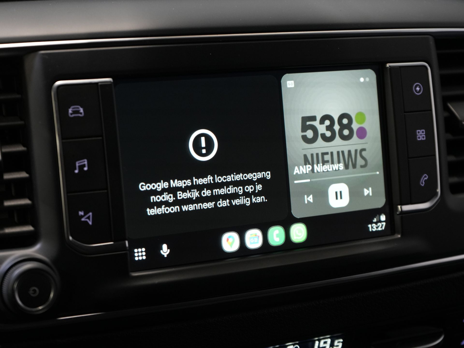 Peugeot e-Expert Bestelbus L2 75 kWh 330 km WLTP Snellader/ Stoelverw./ Navi/ Carplay/ Camera/ Climate/ LMV/ Cruise 25