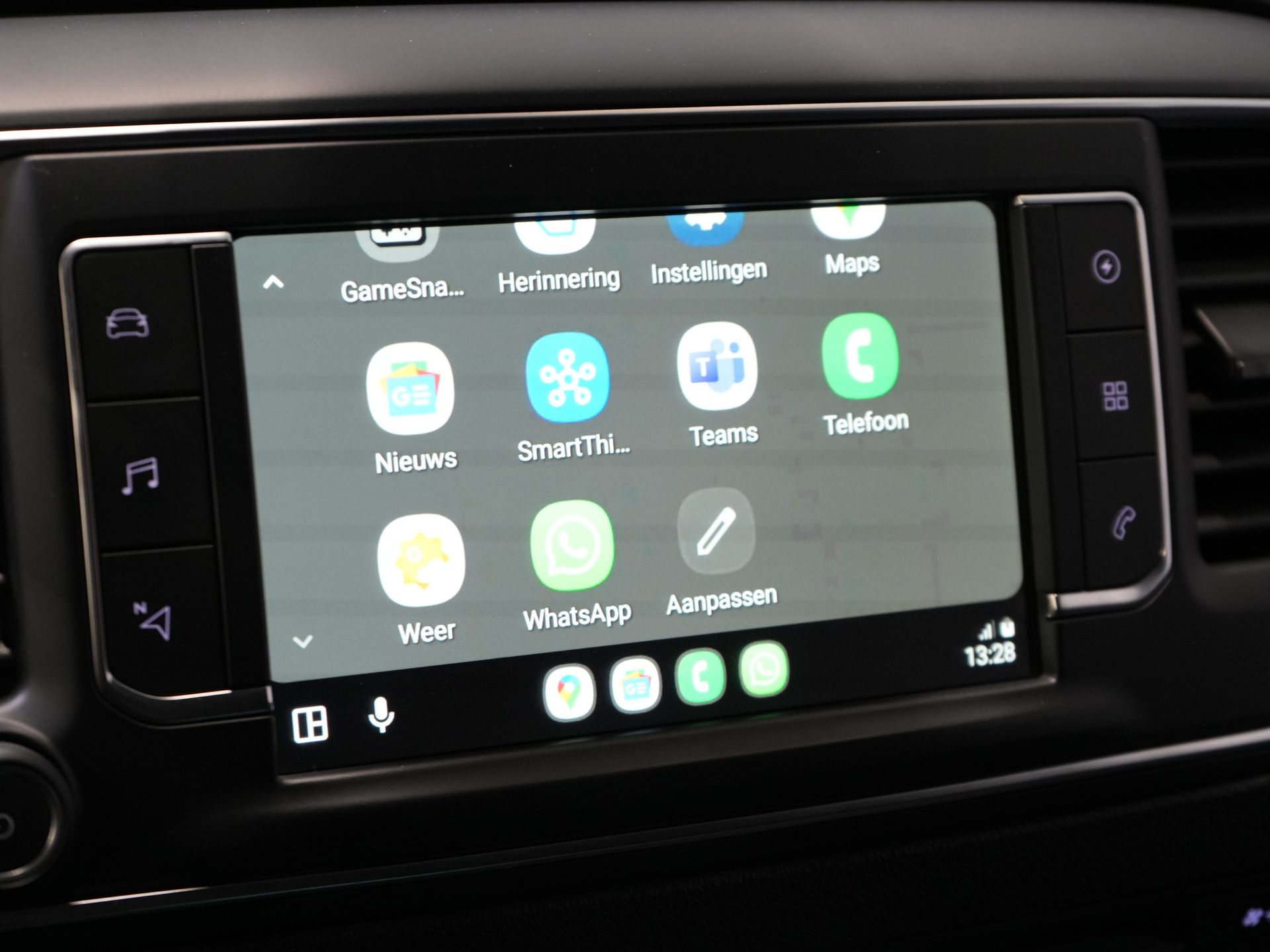 Peugeot e-Expert Bestelbus L2 75 kWh 330 km WLTP Snellader/ Stoelverw./ Navi/ Carplay/ Camera/ Climate/ LMV/ Cruise 26