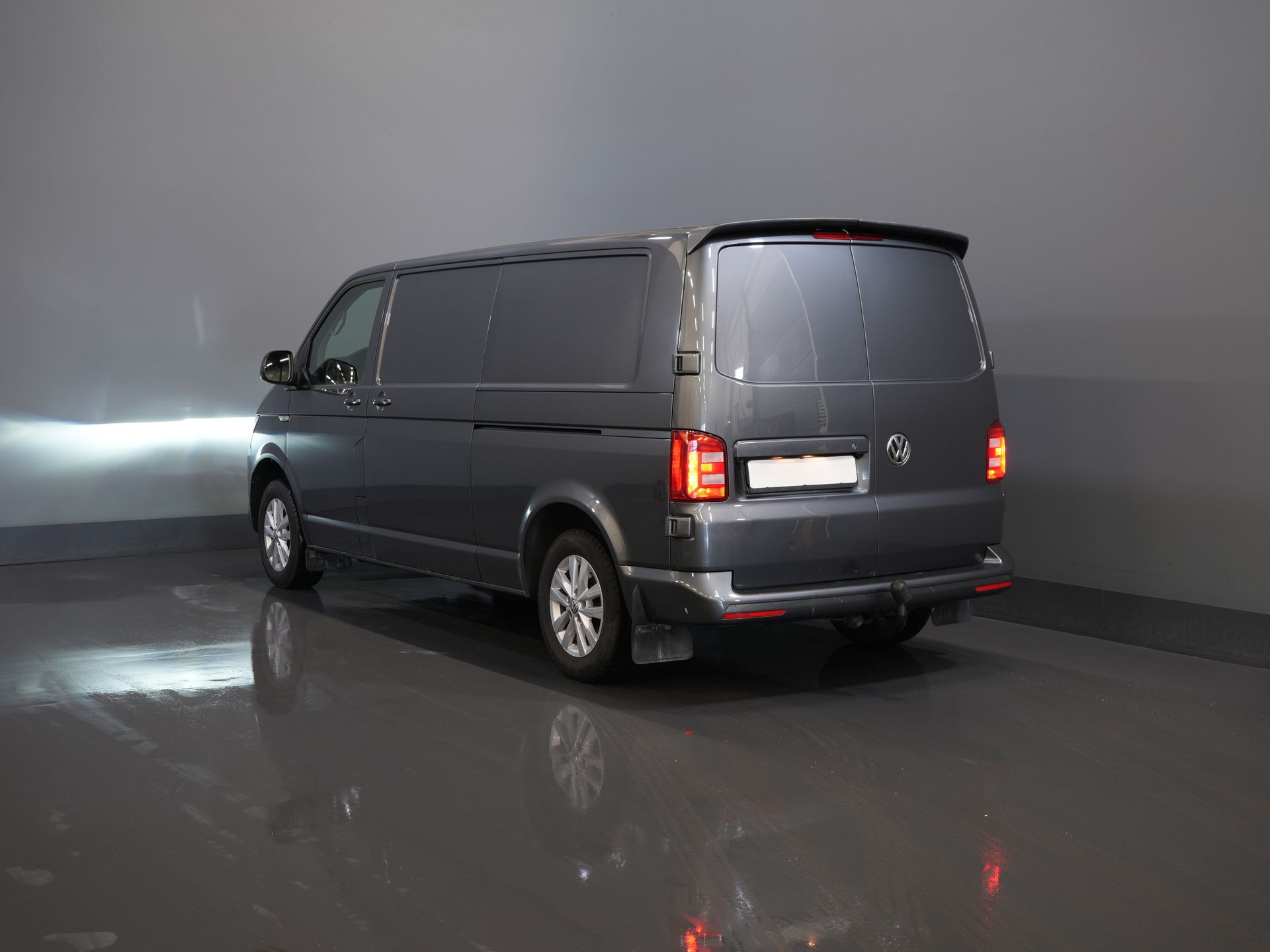 Volkswagen Transporter Bestelbus 2.0 TDI 150 pk DSG Aut. 4Motion L2 BPM VRIJ! 4x4/ 2x Schuifdeur/ LED/ Adapt. Cruise/ Alarm/ Stoelverw./ LMV/ Camera/ Airco 1