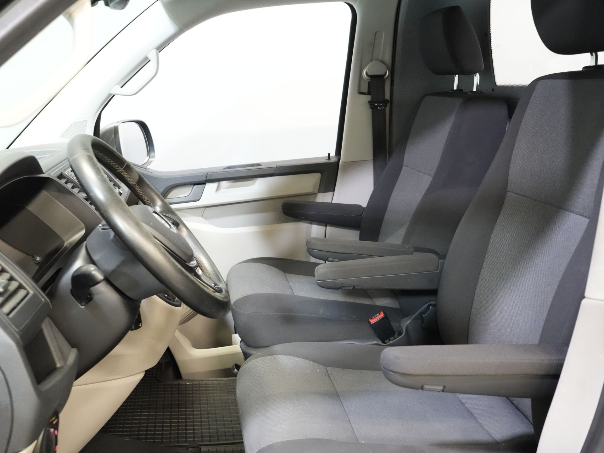 Volkswagen Transporter Bestelbus 2.0 TDI 150 pk DSG Aut. 4Motion L2 BPM VRIJ! 4x4/ 2x Schuifdeur/ LED/ Adapt. Cruise/ Alarm/ Stoelverw./ LMV/ Camera/ Airco 11