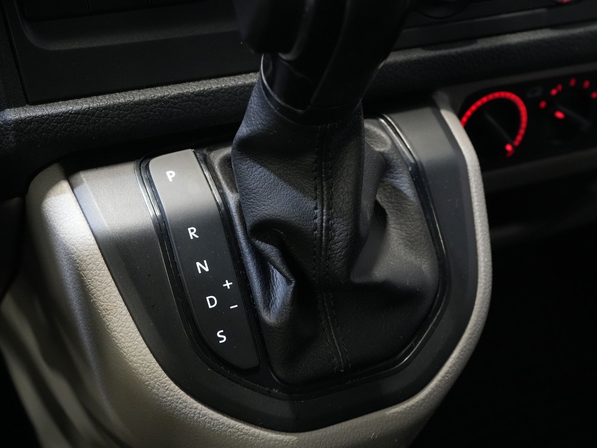 Volkswagen Transporter Bestelbus 2.0 TDI 150 pk DSG Aut. 4Motion L2 BPM VRIJ! 4x4/ 2x Schuifdeur/ LED/ Adapt. Cruise/ Alarm/ Stoelverw./ LMV/ Camera/ Airco 20