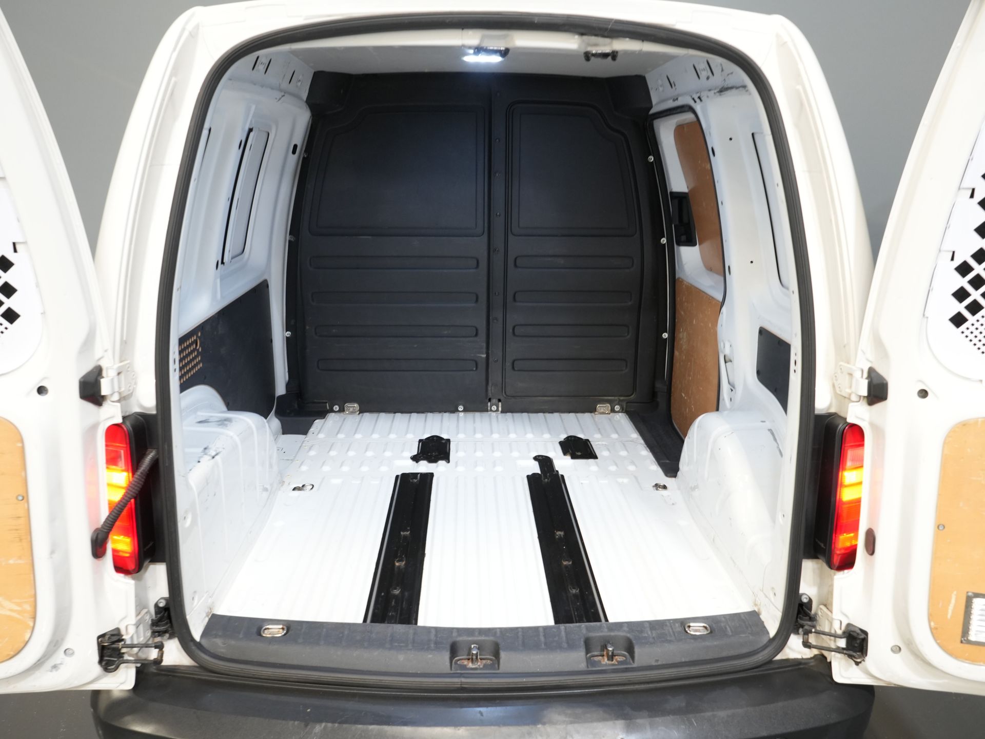 Volkswagen Caddy Bestelbus 1.4 TGI 110 pk DSG Aut. BPM VRIJ! Benzine/CNG/ Navi/ Cruise/ Airco/ PDC/ Bluetooth 14