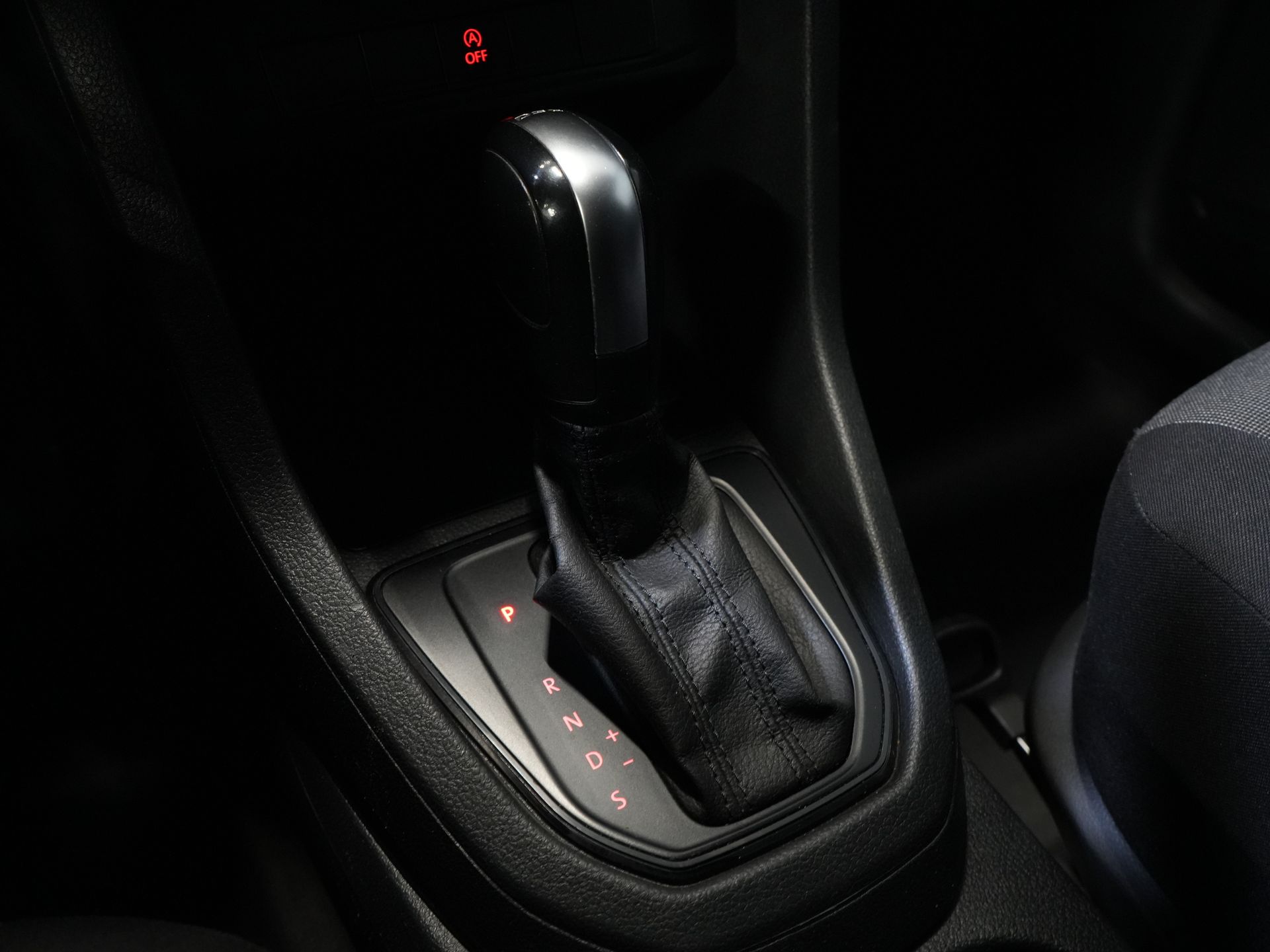 Volkswagen Caddy Bestelbus 1.4 TGI 110 pk DSG Aut. BPM VRIJ! Benzine/CNG/ Navi/ Cruise/ Airco/ PDC/ Bluetooth 18