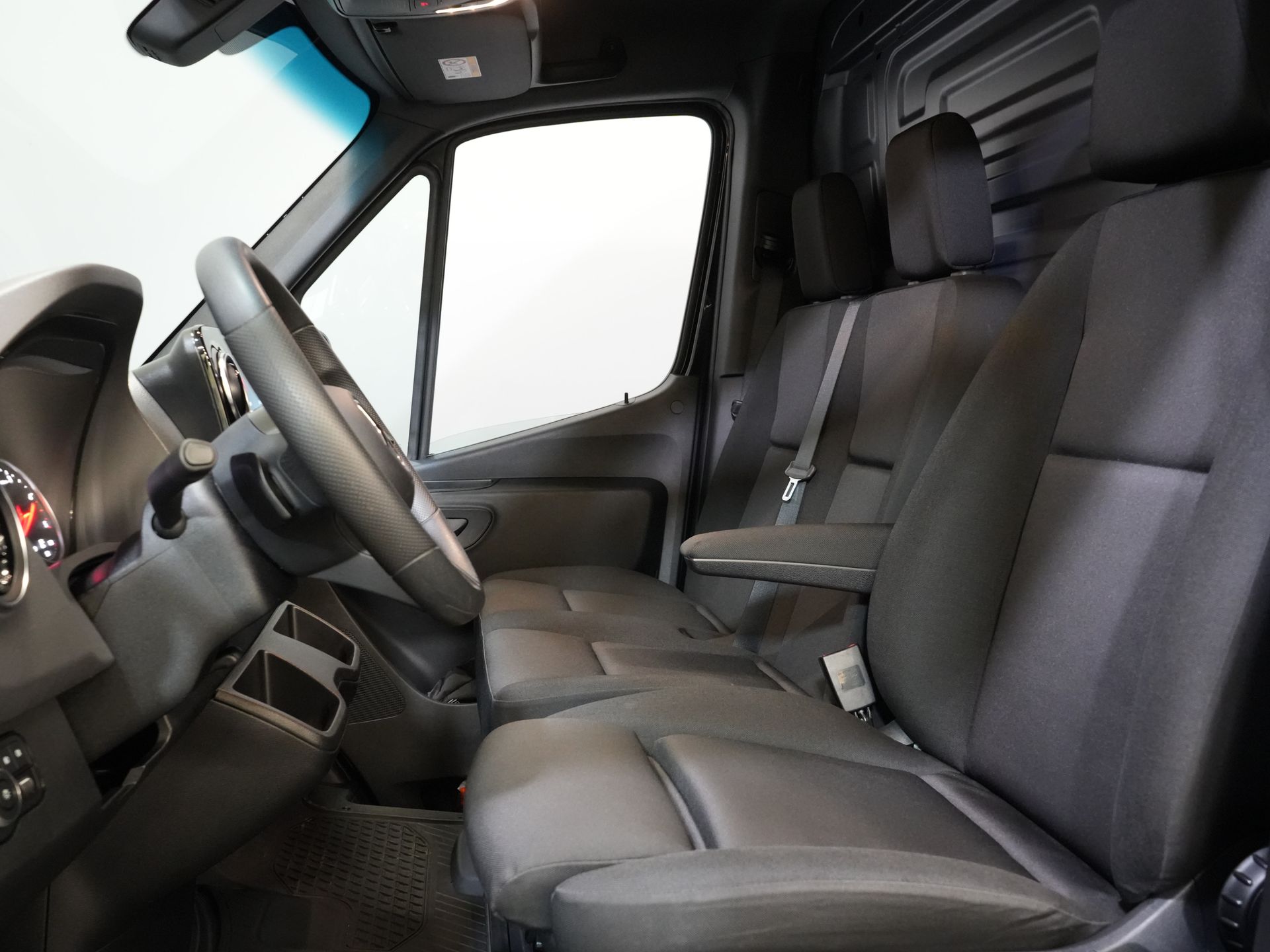 Mercedes-Benz Sprinter Bestelbus 317 Aut. L2H2 BPM VRIJ! (Facelift) 3.5t Trekhaak/ LED/ Gev.Stoel/ 270 Gr.Deuren/ Stoelverw./ Navi/ Camera/ PDC/ Cruise/ Airco 11