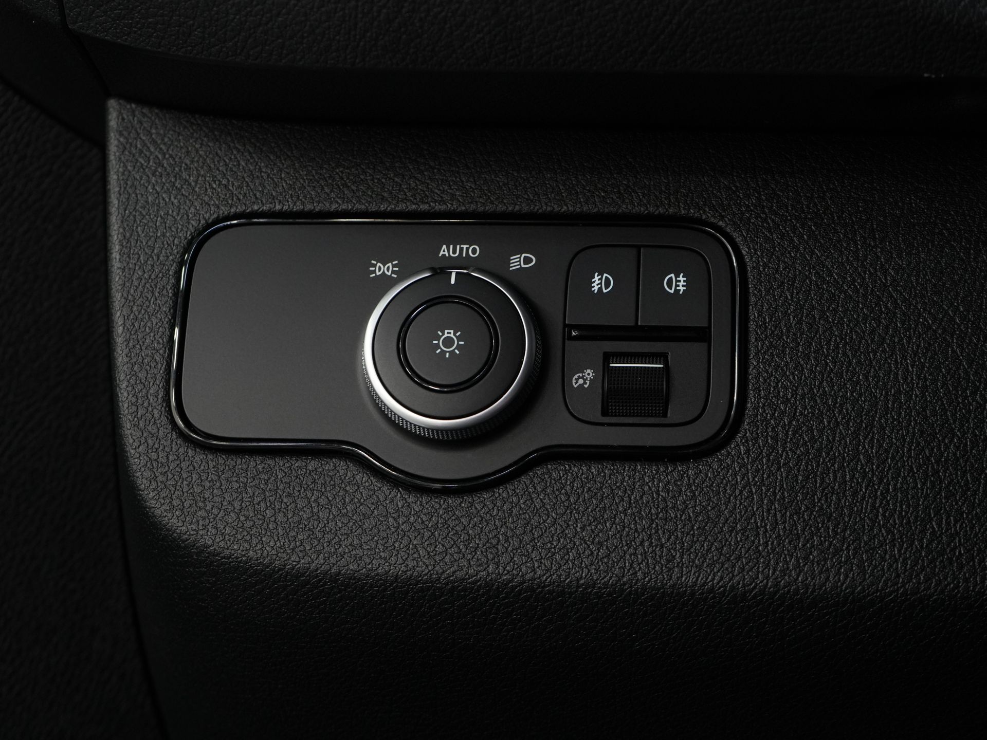 Mercedes-Benz Sprinter Bestelbus 317 Aut. L2H2 BPM VRIJ! (Facelift) 3.5t Trekhaak/ LED/ Gev.Stoel/ 270 Gr.Deuren/ Stoelverw./ Navi/ Camera/ PDC/ Cruise/ Airco 17