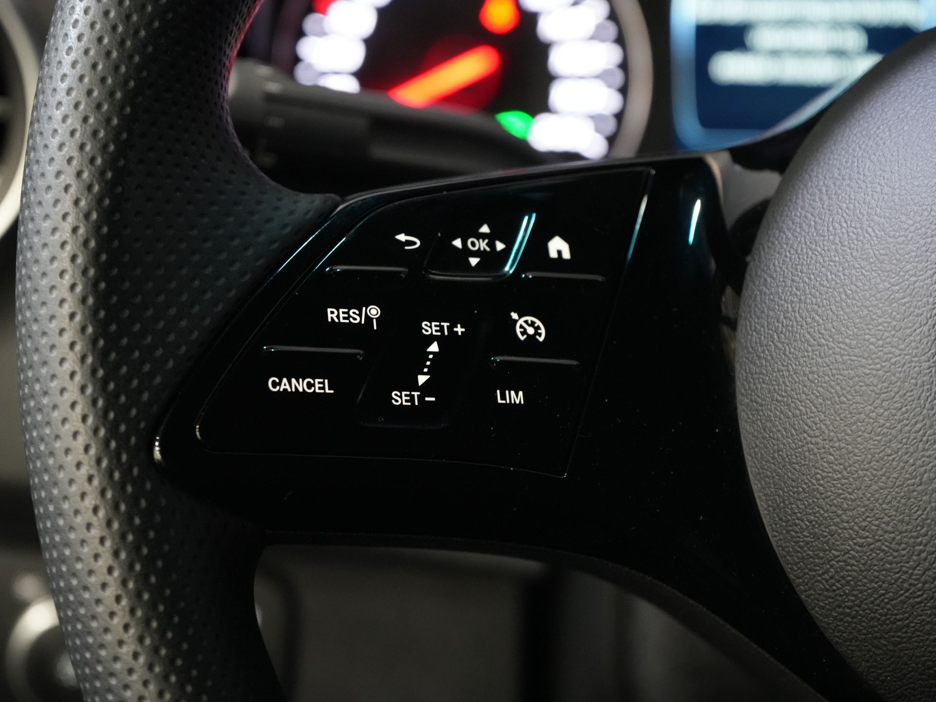 Mercedes-Benz Sprinter Bestelbus 317 Aut. L2H2 BPM VRIJ! (Facelift) 3.5t Trekhaak/ LED/ Gev.Stoel/ 270 Gr.Deuren/ Stoelverw./ Navi/ Camera/ PDC/ Cruise/ Airco 19