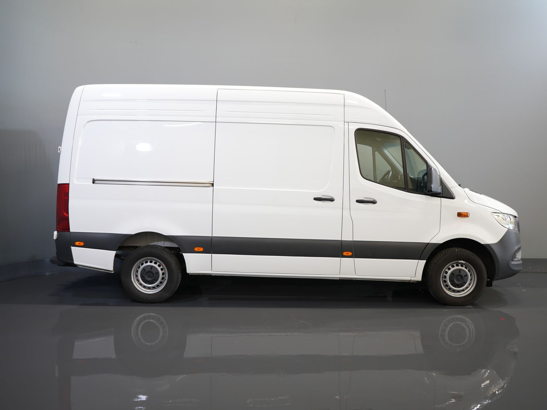 Mercedes-Benz Sprinter Bestelbus 317 CDI Aut. L2H2 BPM VRIJ! Gev.Stoel/ 270 Gr.Deuren/ Stoelverw./ Navi/ Camera/ Cruise/ DAB 10