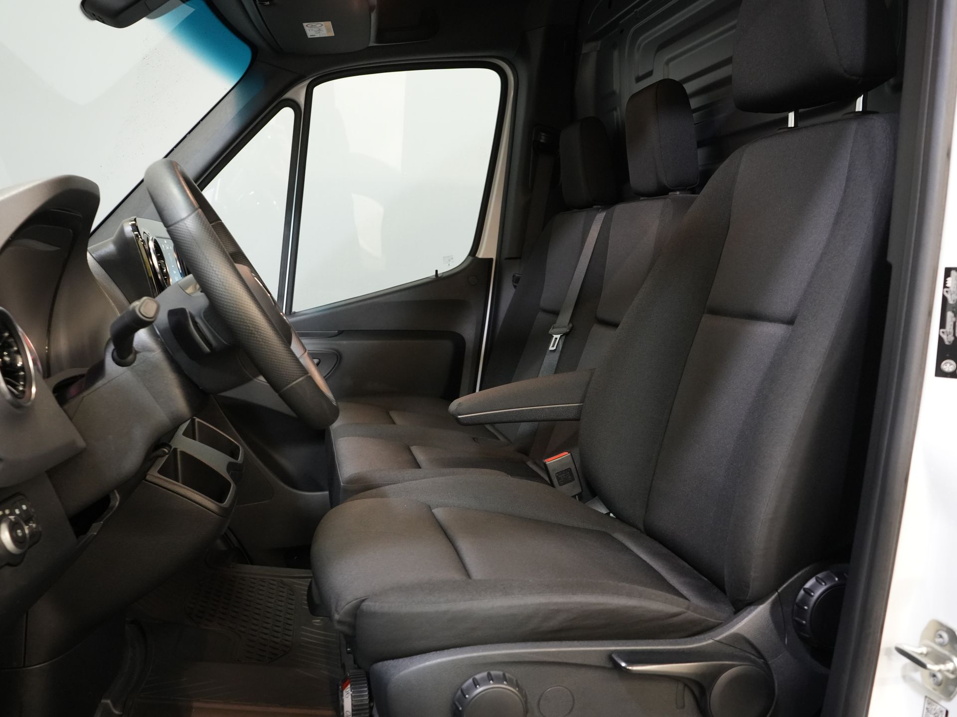 Mercedes-Benz Sprinter Bestelbus 317 CDI Aut. L2H2 BPM VRIJ! Gev.Stoel/ 270 Gr.Deuren/ Stoelverw./ Navi/ Camera/ Cruise/ DAB 11