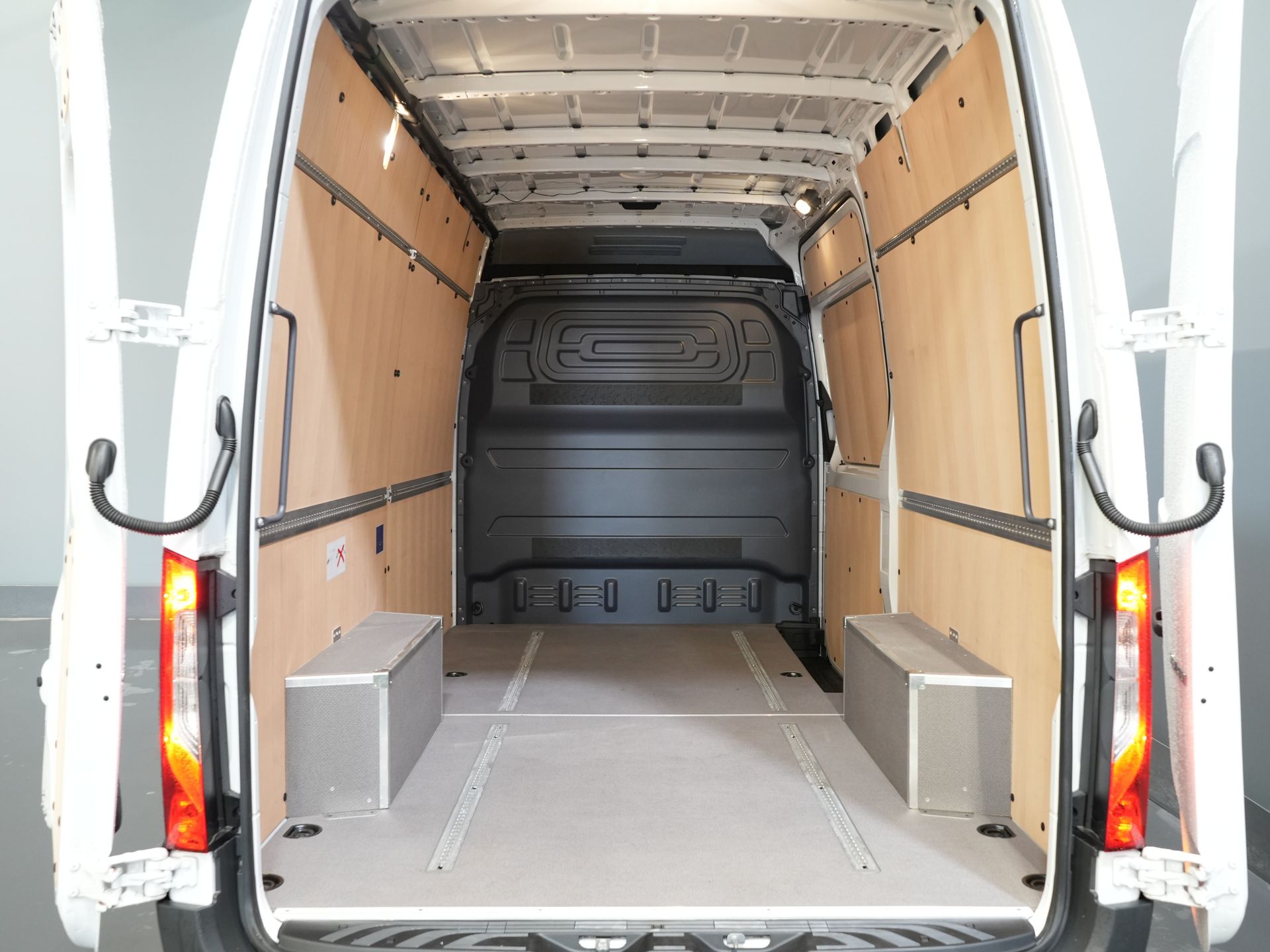 Mercedes-Benz Sprinter Bestelbus 317 CDI Aut. L2H2 BPM VRIJ! Gev.Stoel/ 270 Gr.Deuren/ Stoelverw./ Navi/ Camera/ Cruise/ DAB 14