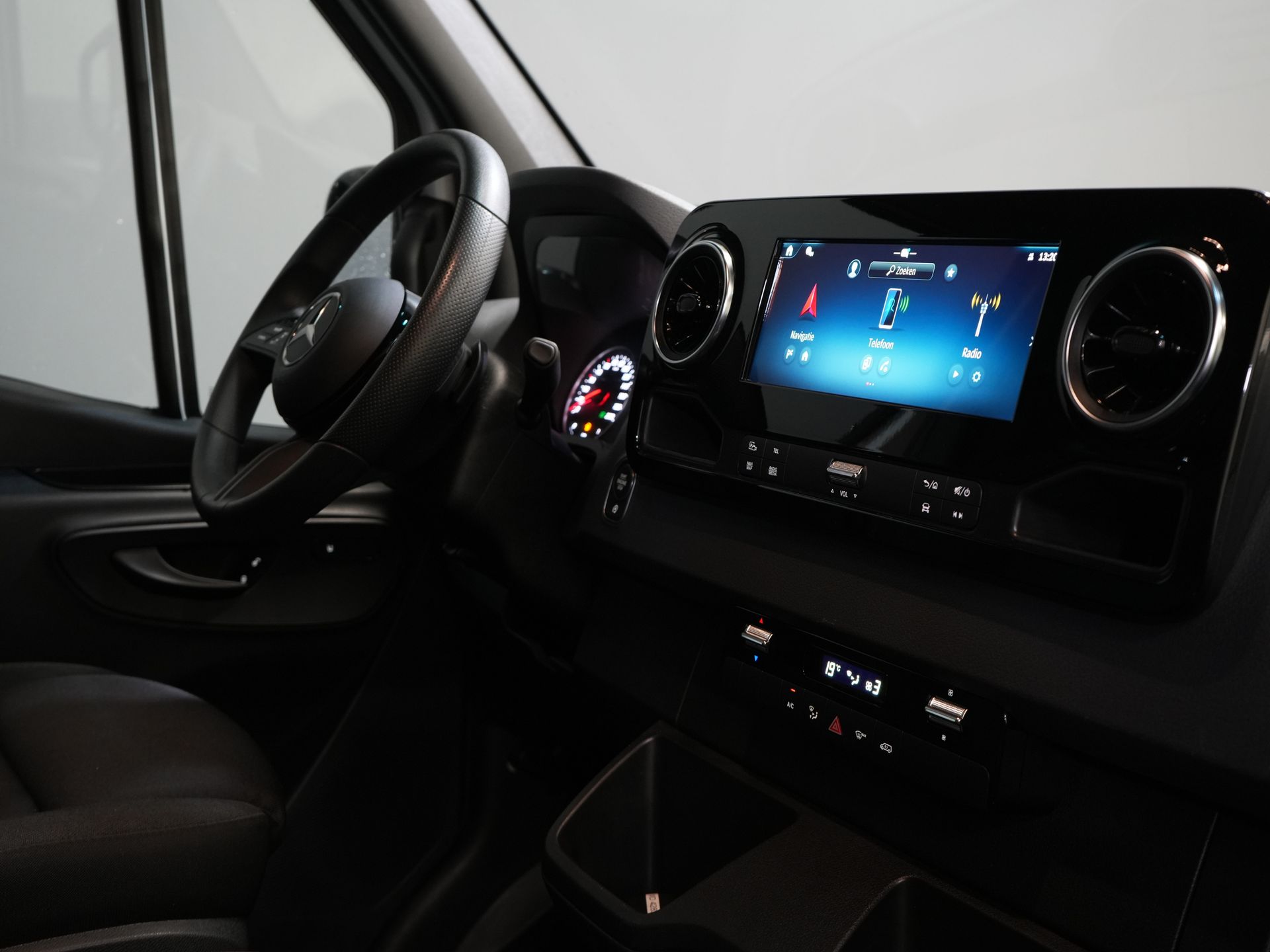 Mercedes-Benz Sprinter Bestelbus 317 CDI Aut. L2H2 BPM VRIJ! Gev.Stoel/ 270 Gr.Deuren/ Stoelverw./ Navi/ Camera/ Cruise/ DAB 2