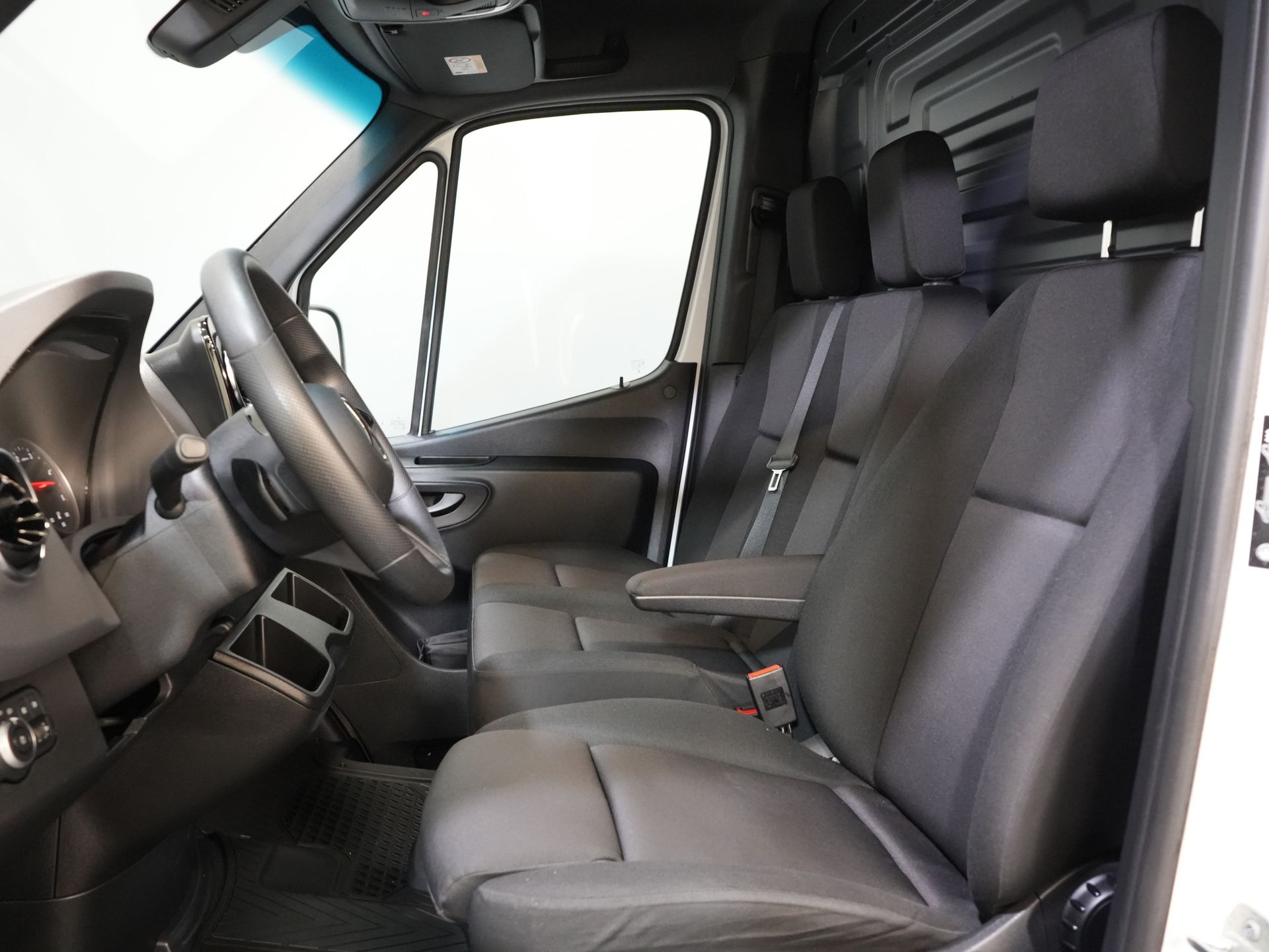 Mercedes-Benz Sprinter Bestelbus 317 CDI Aut. L2H2 BPM VRIJ! Gev.Stoel/ 270 Gr.Deuren/ Stoelverw./ Navi/ Camera/ Cruise/ DAB 11