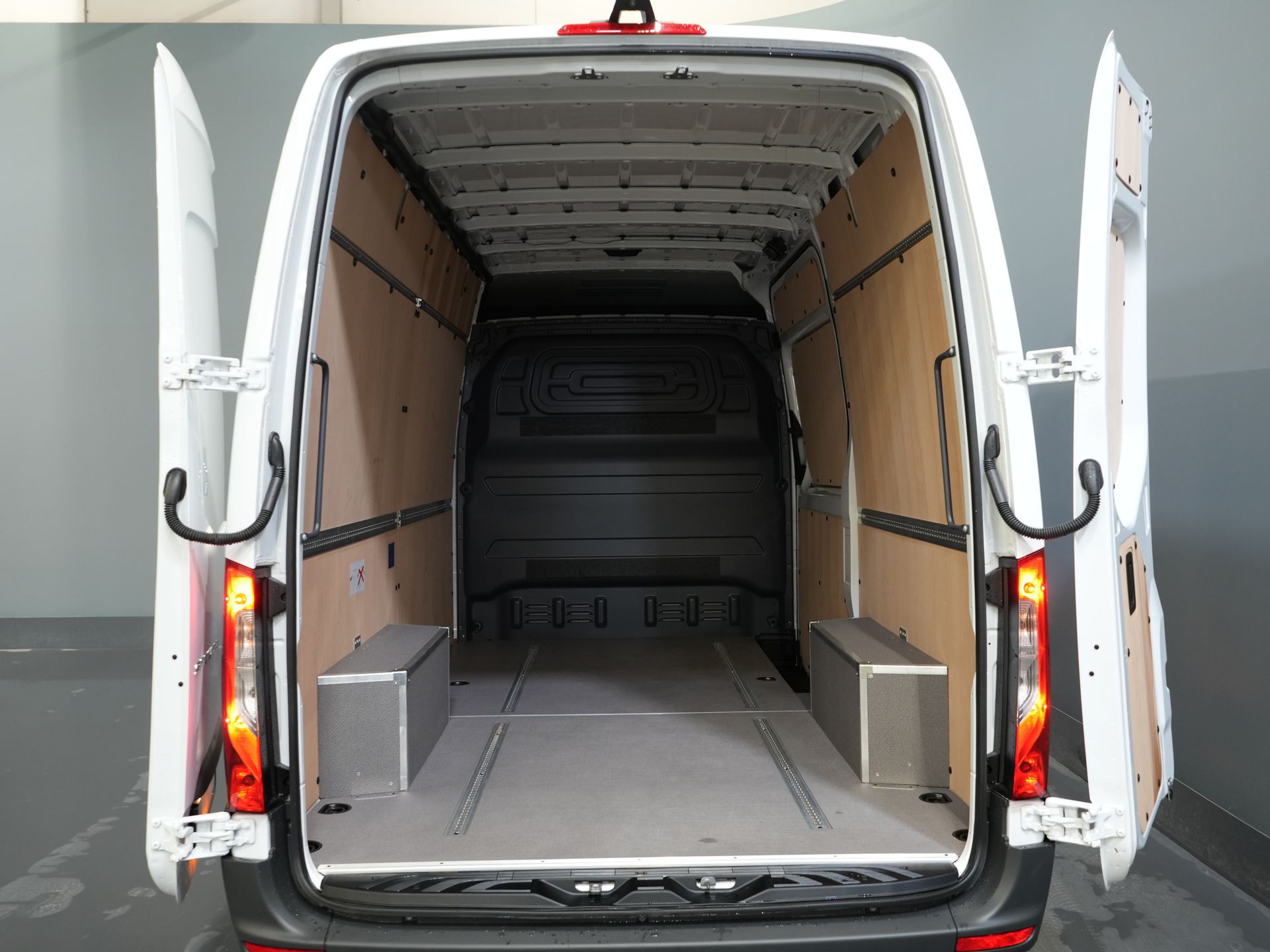 Mercedes-Benz Sprinter Bestelbus 317 CDI Aut. L2H2 BPM VRIJ! Gev.Stoel/ 270 Gr.Deuren/ Stoelverw./ Navi/ Camera/ Cruise/ DAB 14