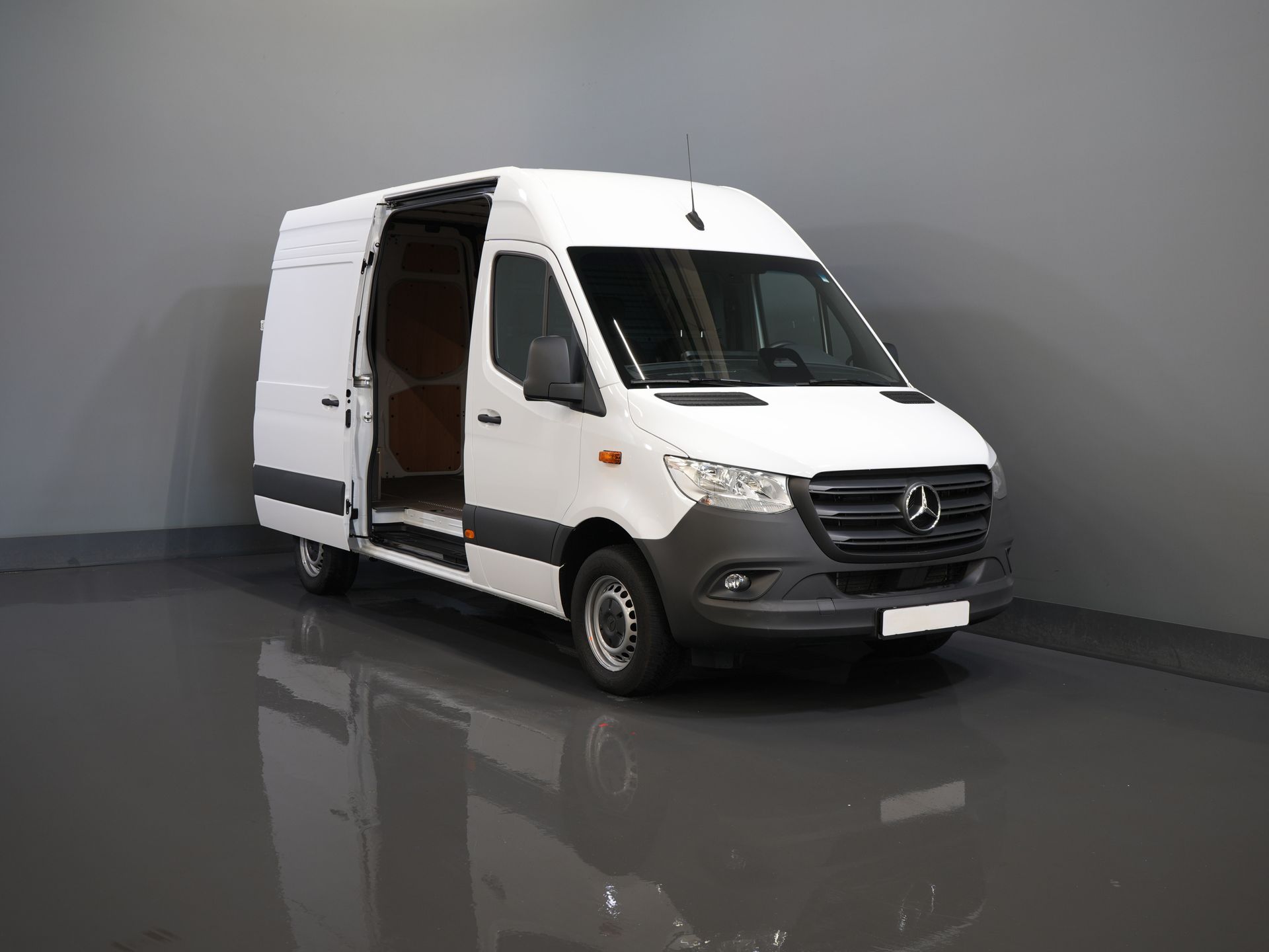 Mercedes-Benz Sprinter Bestelbus 317 CDI Aut. L2H2 BPM VRIJ! Gev.Stoel/ 270 Gr.Deuren/ Stoelverw./ Navi/ Camera/ Cruise/ DAB 8