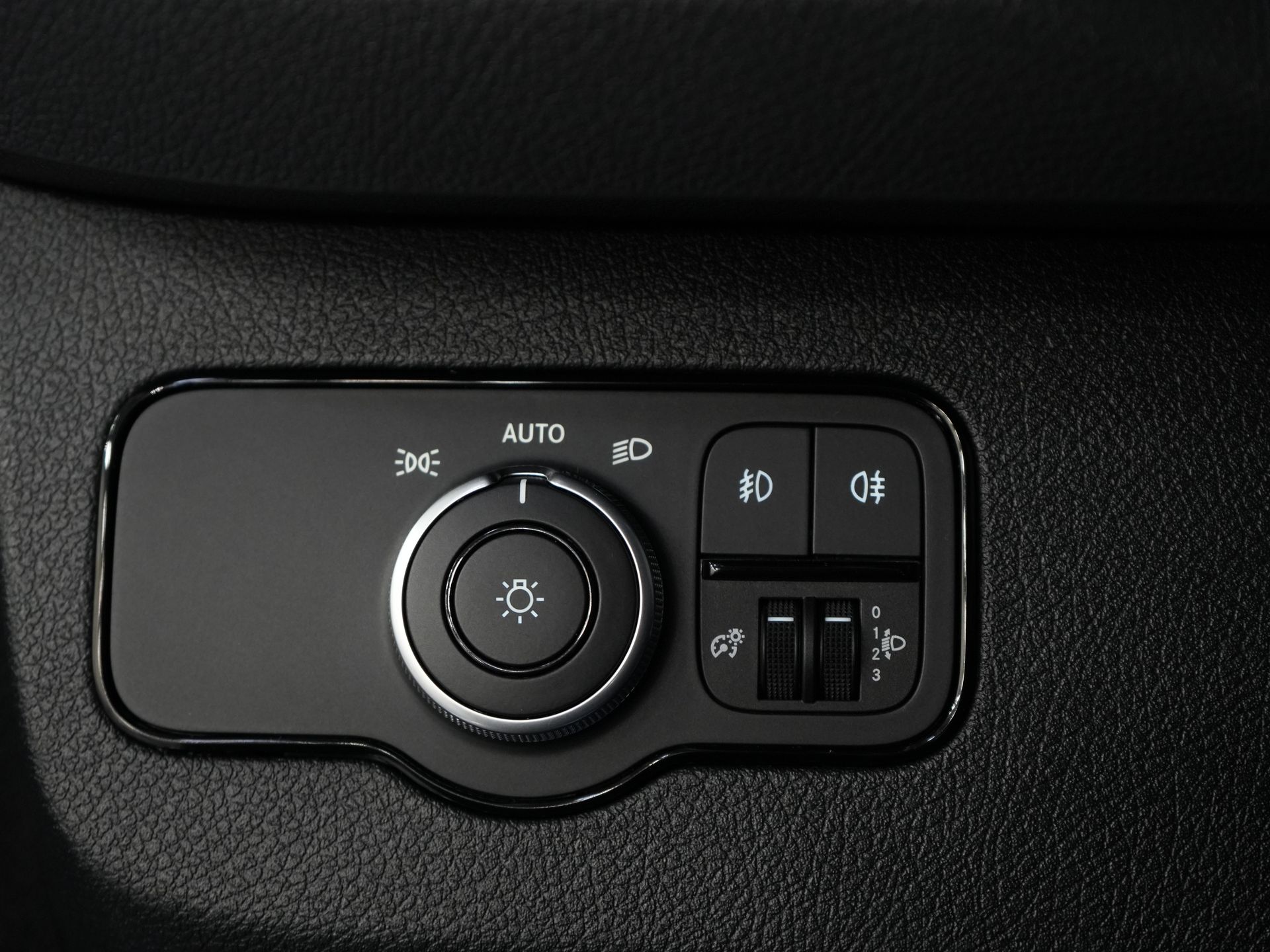 Mercedes-Benz Sprinter Bestelbus 317 CDI Aut. L2H2 BPM VRIJ! Carplay/ Gev.Stoel/ 270 Gr.Deuren/ Stoelverw./ Navi/ Camera/ PDC/ Cruise/ DAB 18