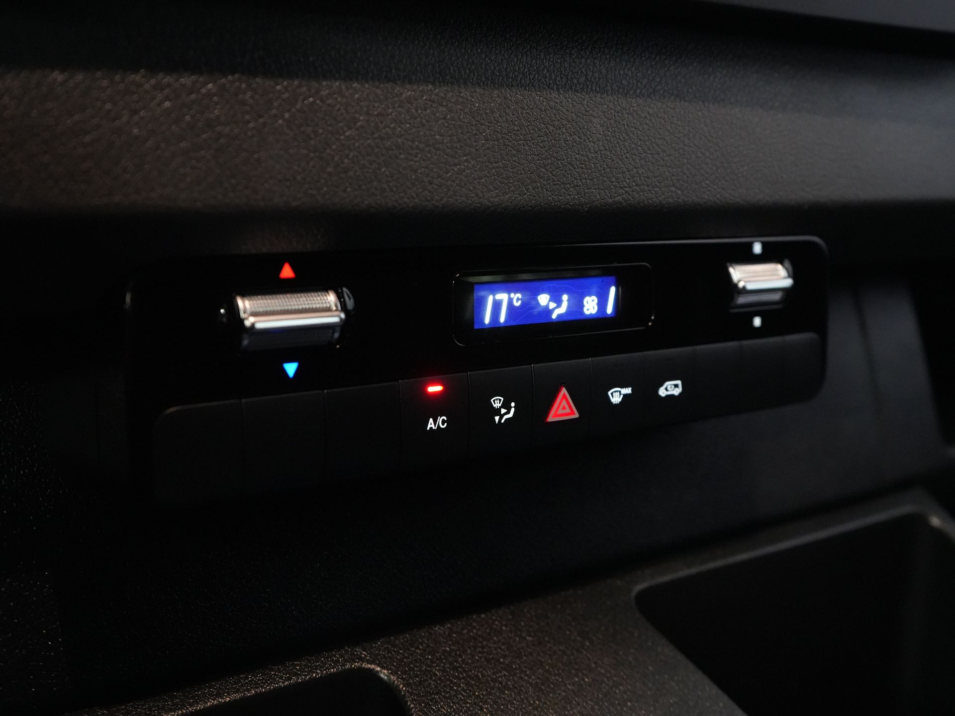 Mercedes-Benz Sprinter Bestelbus 317 CDI Aut. L2H2 BPM VRIJ! Carplay/ Gev.Stoel/ 270 Gr.Deuren/ Stoelverw./ Navi/ Camera/ PDC/ Cruise/ DAB 21