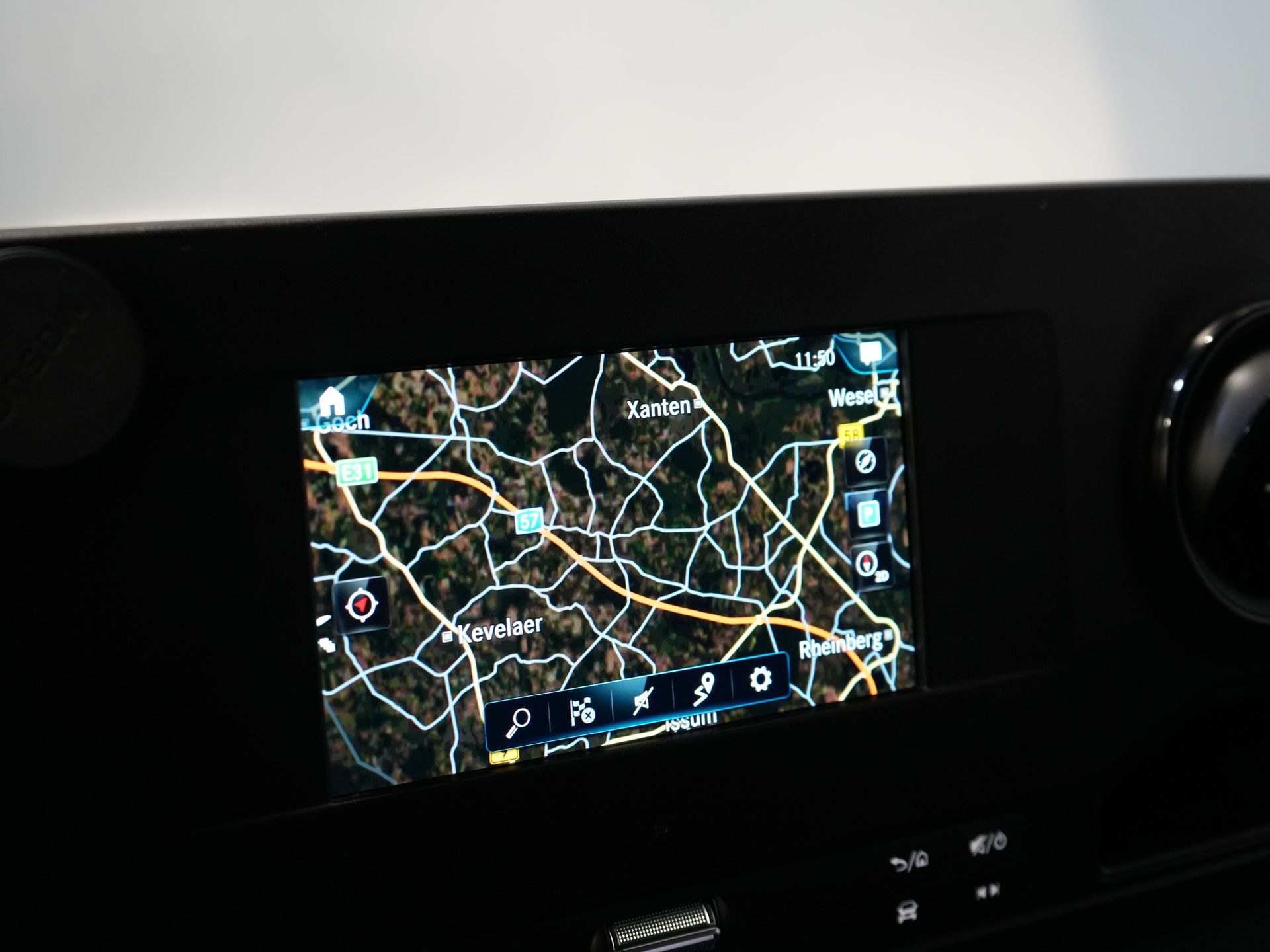 Mercedes-Benz Sprinter Bestelbus 317 CDI Aut. L2H2 BPM VRIJ! Carplay/ Gev.Stoel/ 270 Gr.Deuren/ Stoelverw./ Navi/ Camera/ PDC/ Cruise/ DAB 23