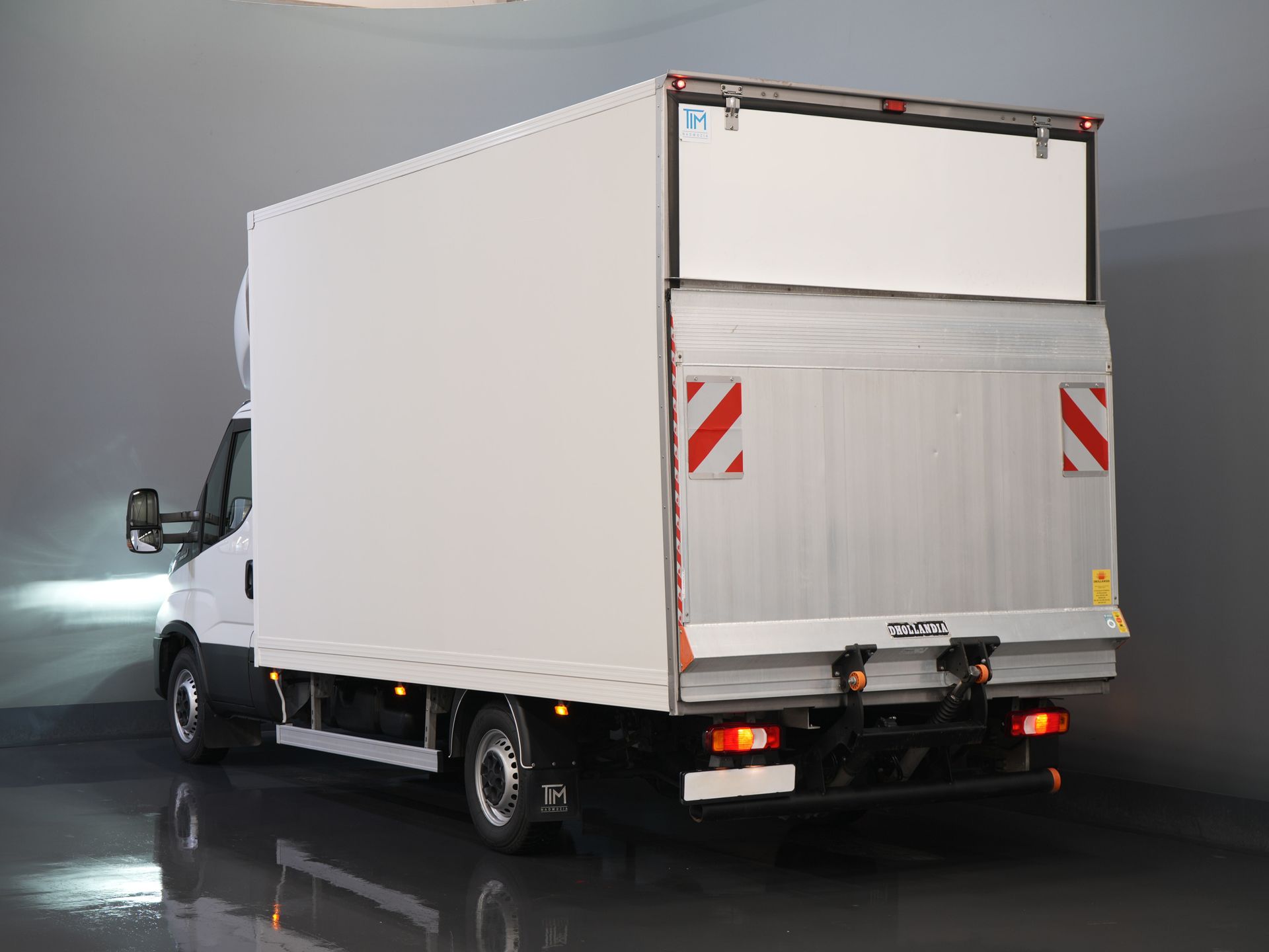 Iveco Daily Bakwagen 35S18HV 3.0 Aut. ZF BPM VRIJ! Bakwagen Laadklep/ Zijdeur/ LED/ Spoiler/ 3.5T trekverm./ Gev.Stoel/ Adapt.Cruise/ Navi/ Carplay/  1