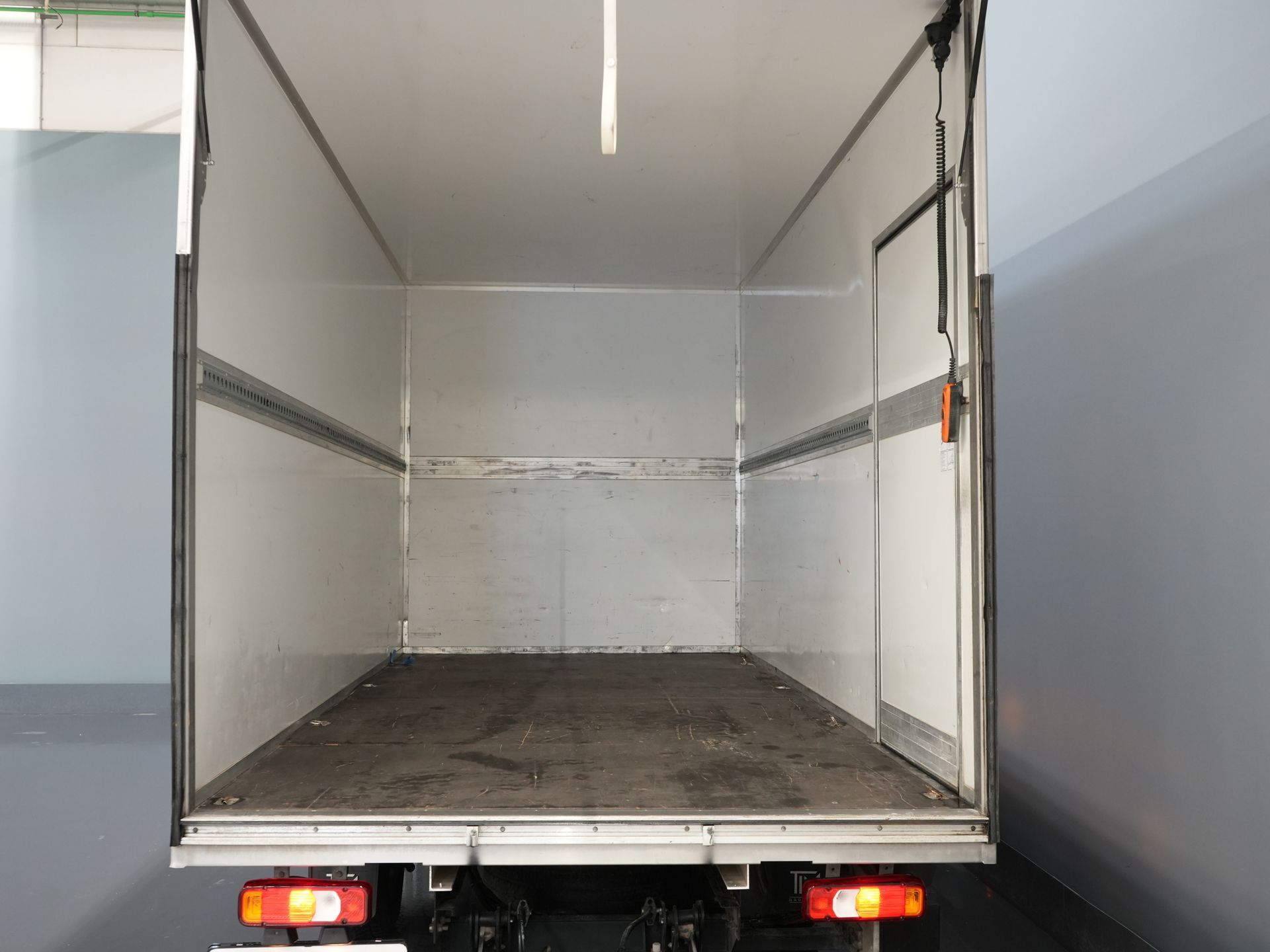 Iveco Daily Bakwagen 35S18HV 3.0 Aut. ZF BPM VRIJ! Bakwagen Laadklep/ Zijdeur/ LED/ Spoiler/ 3.5T trekverm./ Gev.Stoel/ Adapt.Cruise/ Navi/ Carplay/  14