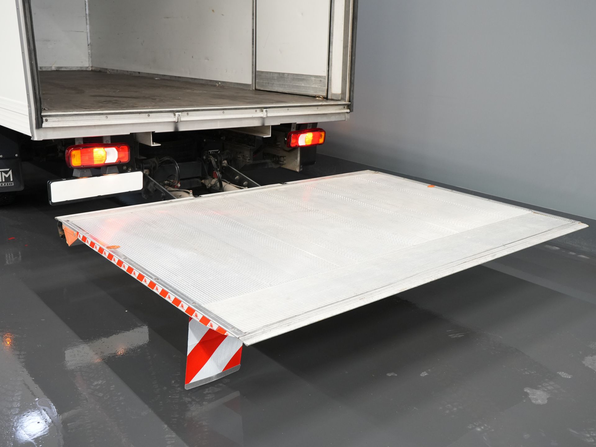 Iveco Daily Bakwagen 35S18HV 3.0 Aut. ZF BPM VRIJ! Bakwagen Laadklep/ Zijdeur/ LED/ Spoiler/ 3.5T trekverm./ Gev.Stoel/ Adapt.Cruise/ Navi/ Carplay/  15