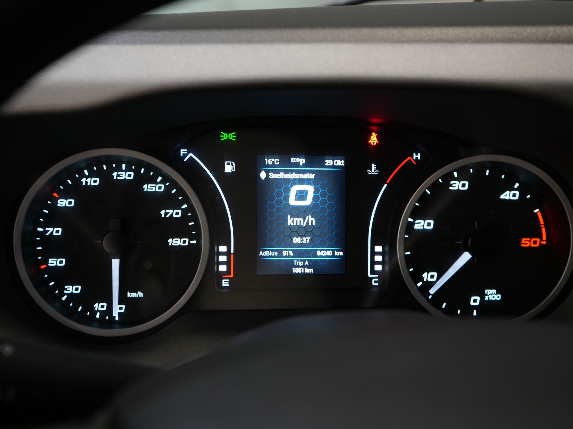 Iveco Daily Bakwagen 35S18HV 3.0 Aut. ZF BPM VRIJ! Bakwagen Laadklep/ Zijdeur/ LED/ Spoiler/ 3.5T trekverm./ Gev.Stoel/ Adapt.Cruise/ Navi/ Carplay/  18