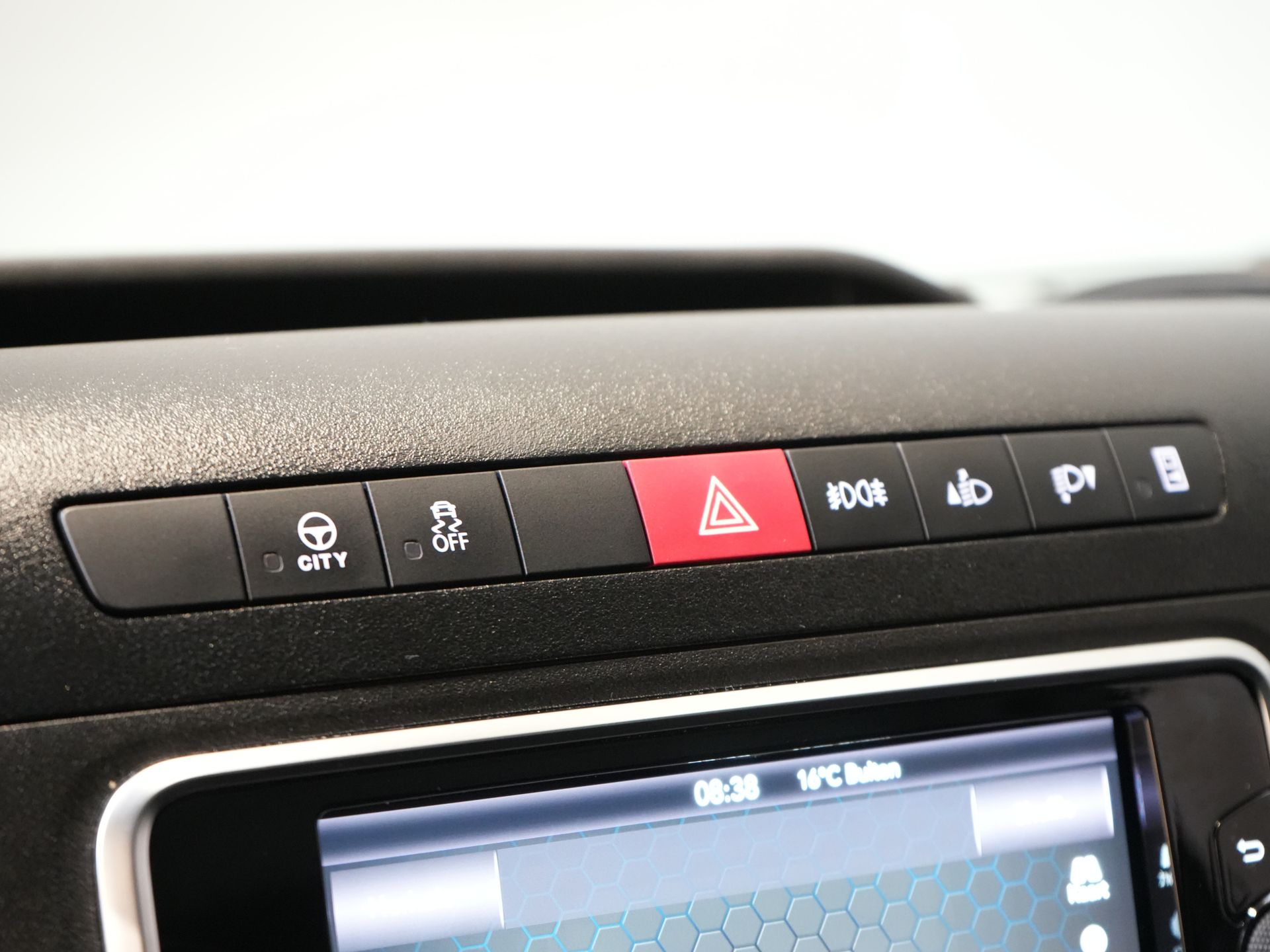 Iveco Daily Bakwagen 35S18HV 3.0 Aut. ZF BPM VRIJ! Bakwagen Laadklep/ Zijdeur/ LED/ Spoiler/ 3.5T trekverm./ Gev.Stoel/ Adapt.Cruise/ Navi/ Carplay/  21