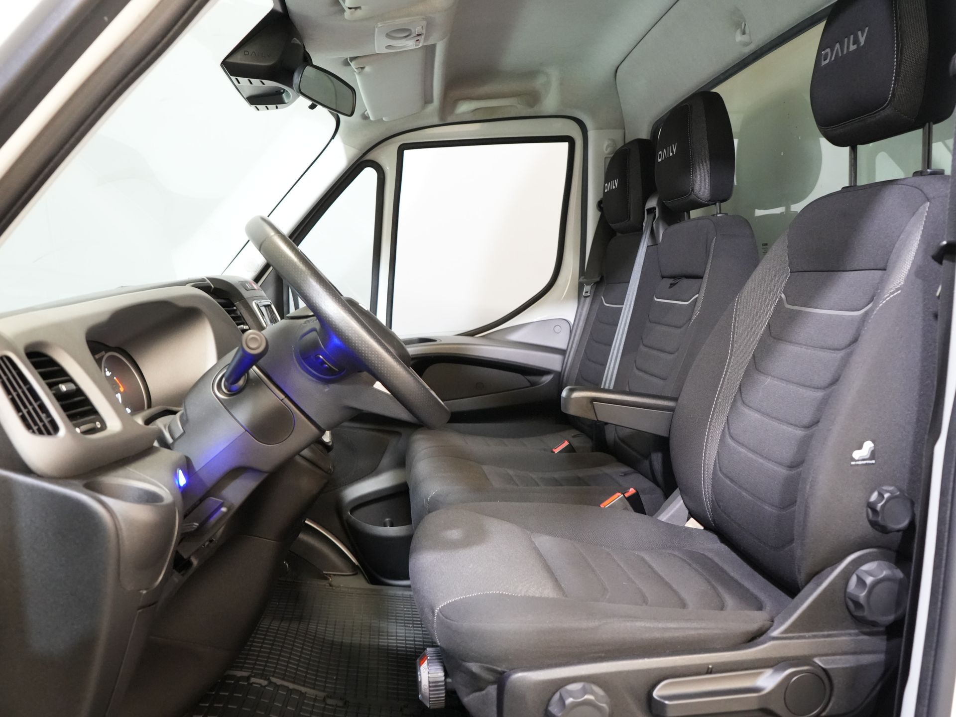 Iveco Daily Bakwagen 35S18HV 3.0 Aut. ZF BPM VRIJ! Bakwagen Laadklep/ LED/ Spoiler/ 3.5T Trekverm./ Gev.stoel/ Adapt.Cruise/ Navi/ Carplay/ Climate/  11