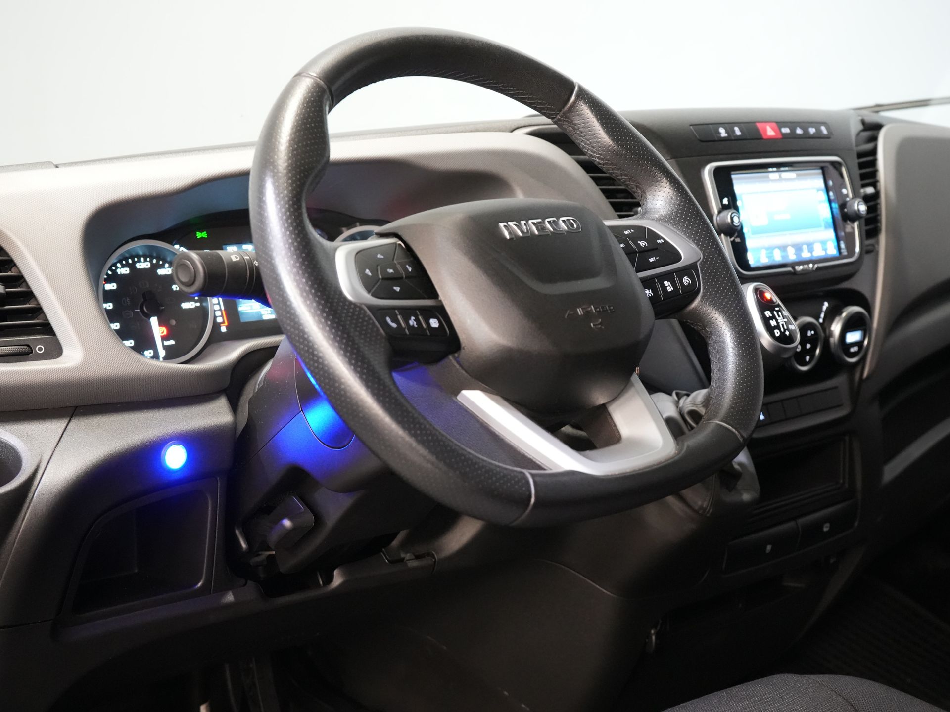 Iveco Daily Bakwagen 35S18HV 3.0 Aut. ZF BPM VRIJ! Bakwagen Laadklep/ LED/ Spoiler/ 3.5T Trekverm./ Gev.stoel/ Adapt.Cruise/ Navi/ Carplay/ Climate/  13