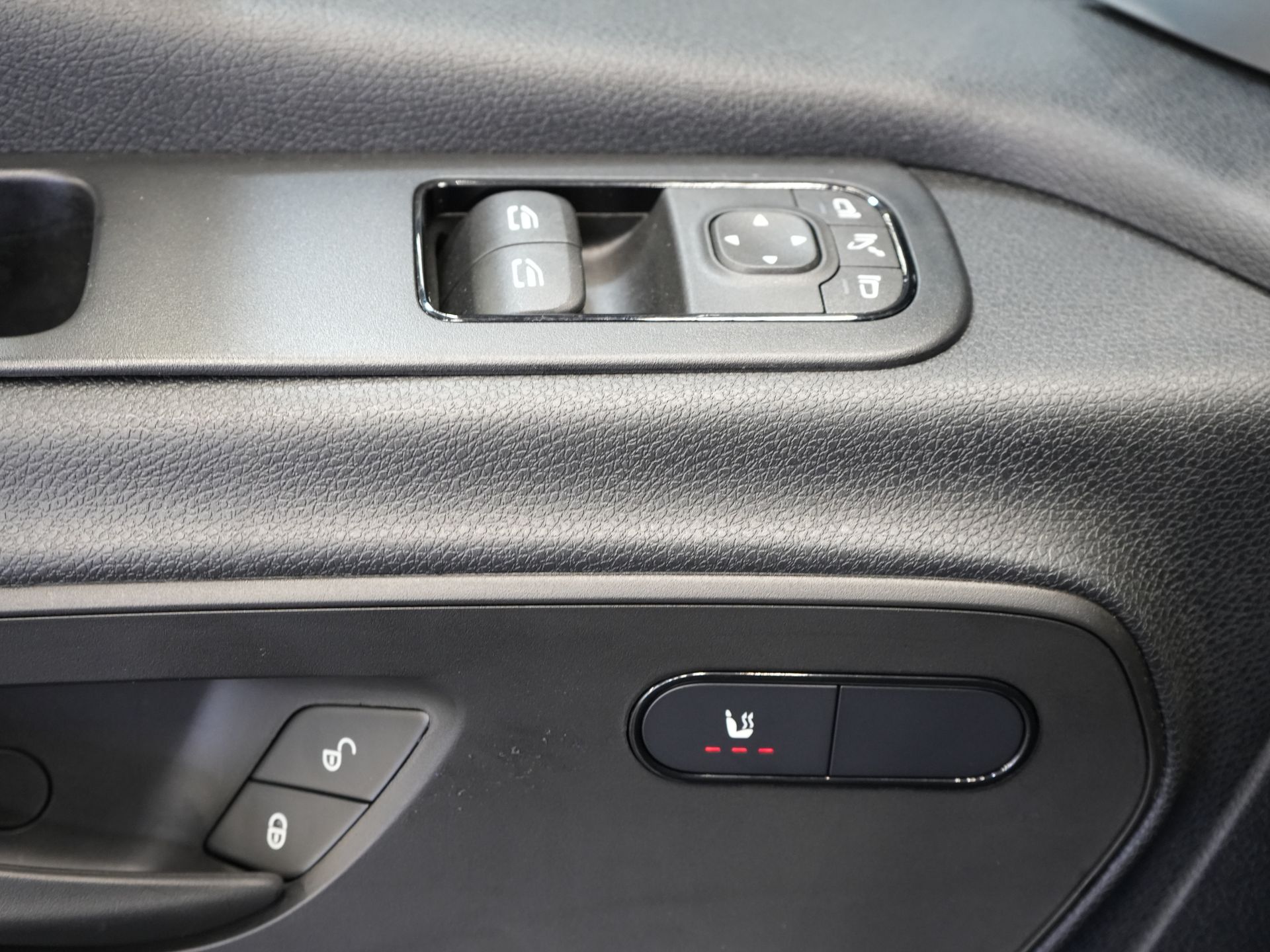 Mercedes-Benz Sprinter Bestelbus 317 CDI Aut. L2H2 BPM VRIJ! LED/ Gev.Stoel/ 270 Gr.Deuren/ Stoelverw./ Navi/ Camera/ PDC/ Cruise/ Airco/ DAB 18