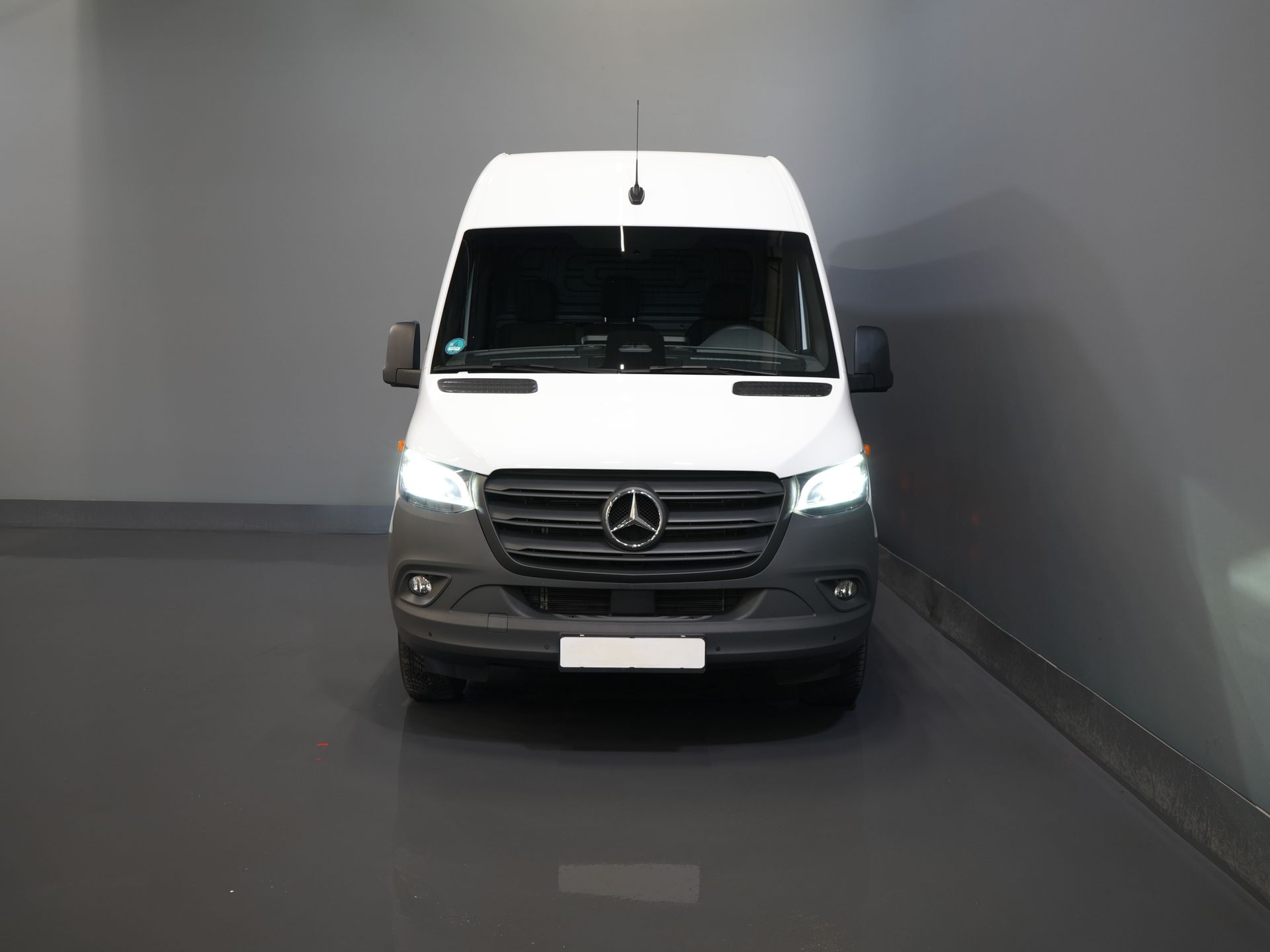 Mercedes-Benz Sprinter Bestelbus 317 CDI Aut. L2H2 BPM VRIJ! LED/ Gev.Stoel/ 270 Gr.Deuren/ Stoelverw./ Navi/ Camera/ PDC/ Cruise/ Airco/ DAB 6
