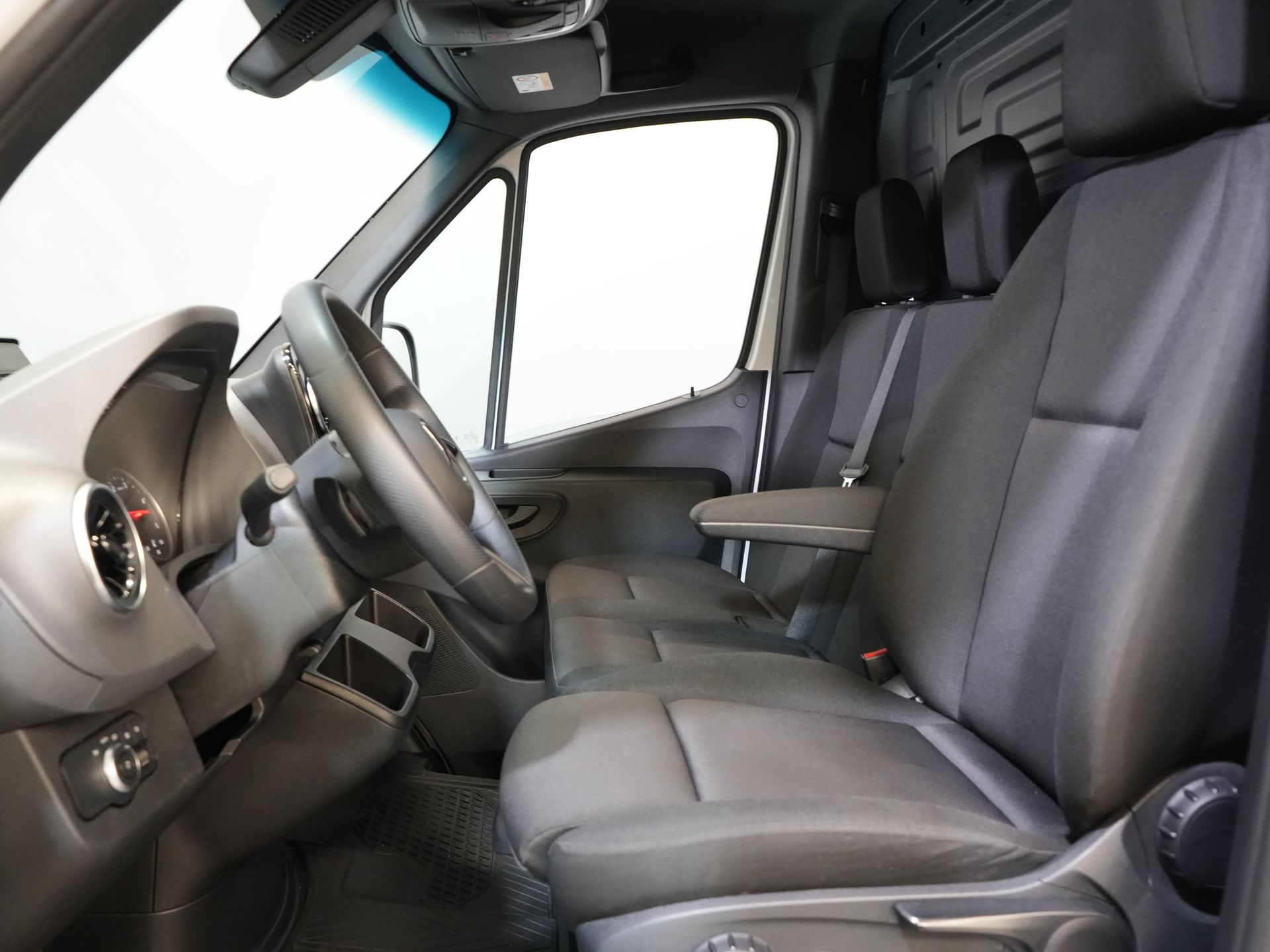 Mercedes-Benz Sprinter Bestelbus 317 CDI Aut. L2H2 BPM VRIJ! LED/ Gev.Stoel/ 270 Gr.Deuren/ Stoelverw./ Navi/ Camera/ Cruise/ Airco/ DAB / Trekhaak 11