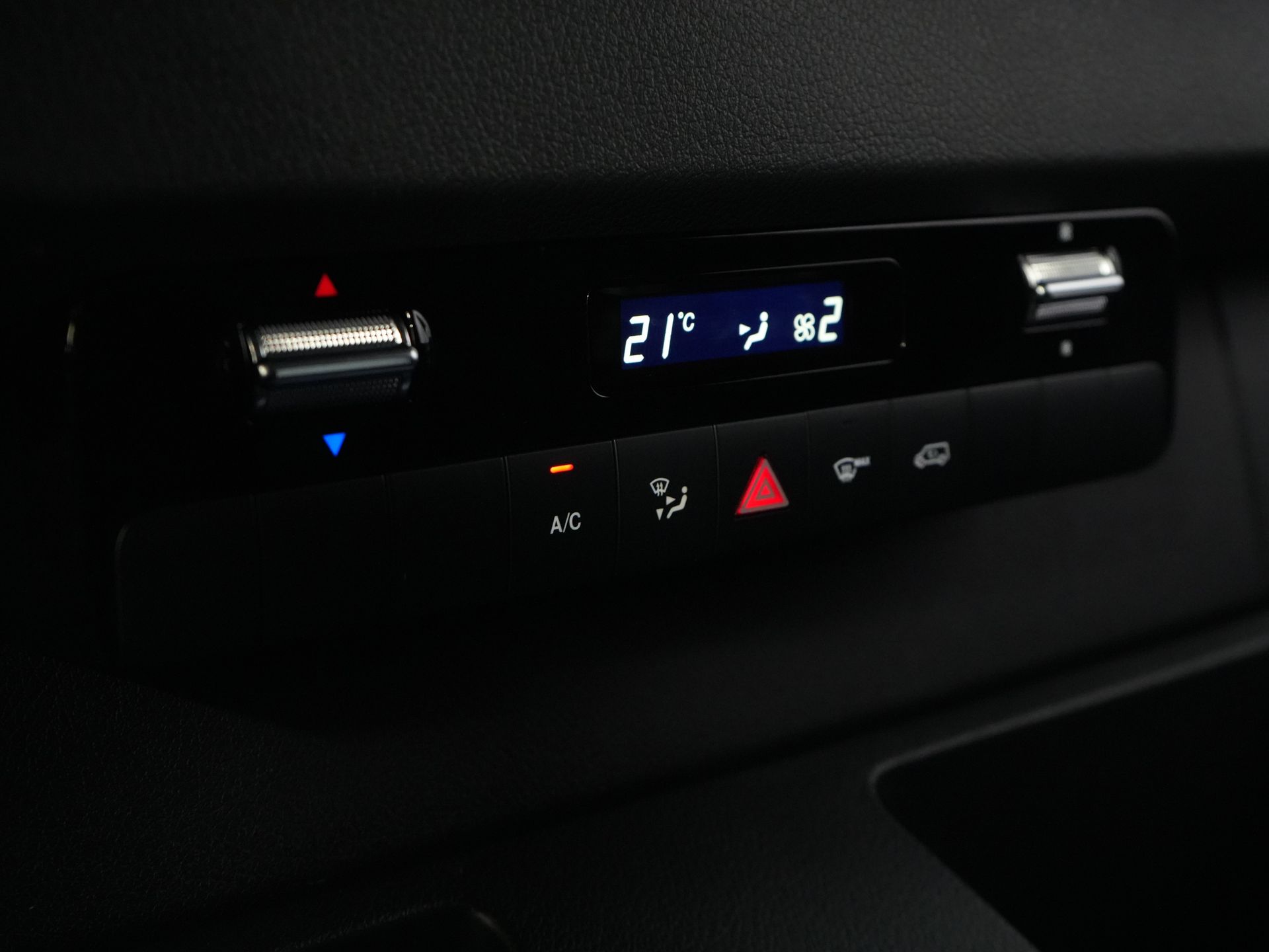 Mercedes-Benz Sprinter Bestelbus 317 CDI Aut. L2H2 BPM VRIJ! LED/ Gev.Stoel/ 270 Gr.Deuren/ Stoelverw./ Navi/ Camera/ Cruise/ Airco/ DAB / Trekhaak 21