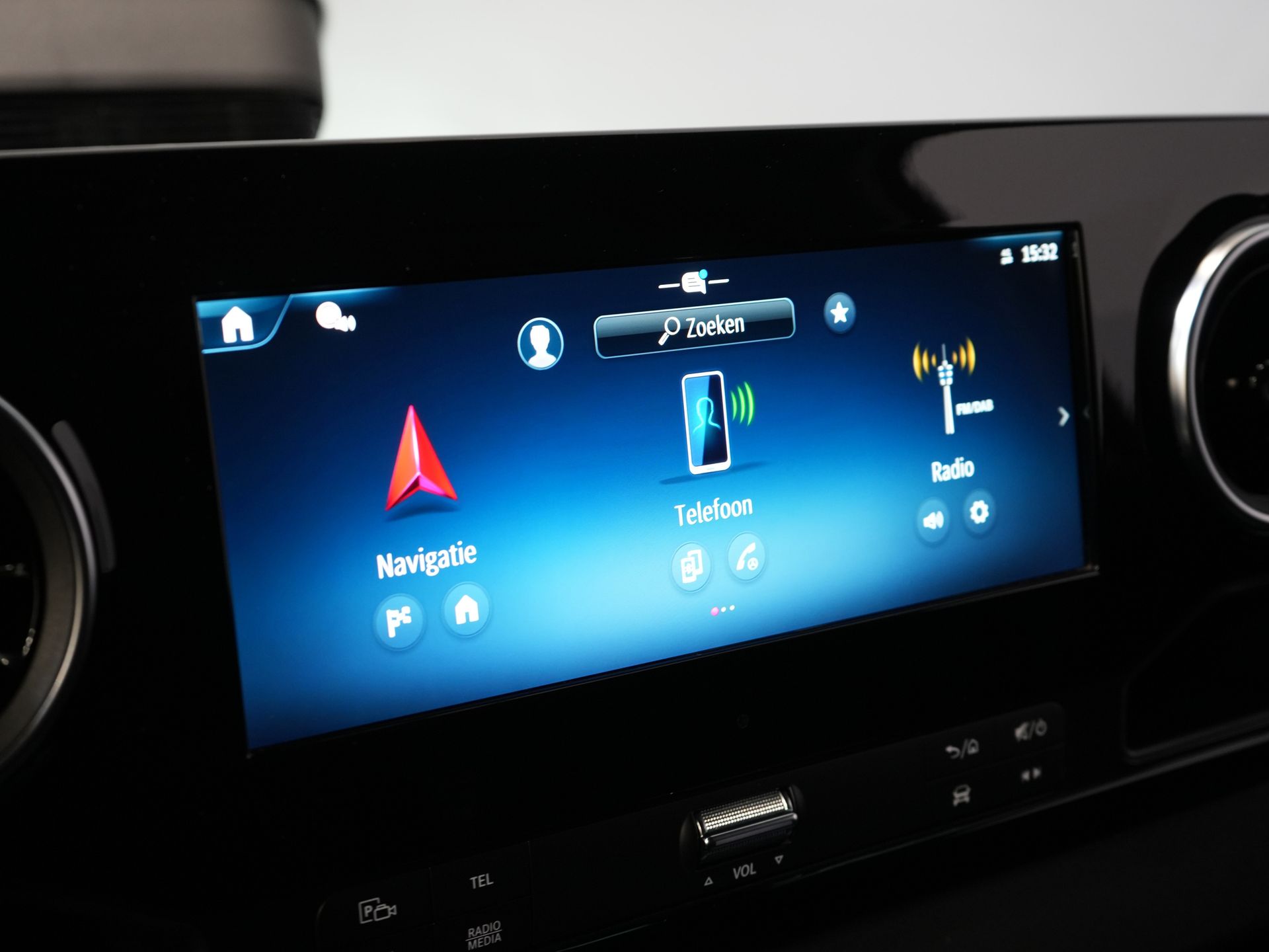 Mercedes-Benz Sprinter Bestelbus 317 CDI Aut. L2H2 BPM VRIJ! LED/ Gev.Stoel/ 270 Gr.Deuren/ Stoelverw./ Navi/ Camera/ Cruise/ Airco/ DAB / Trekhaak 23