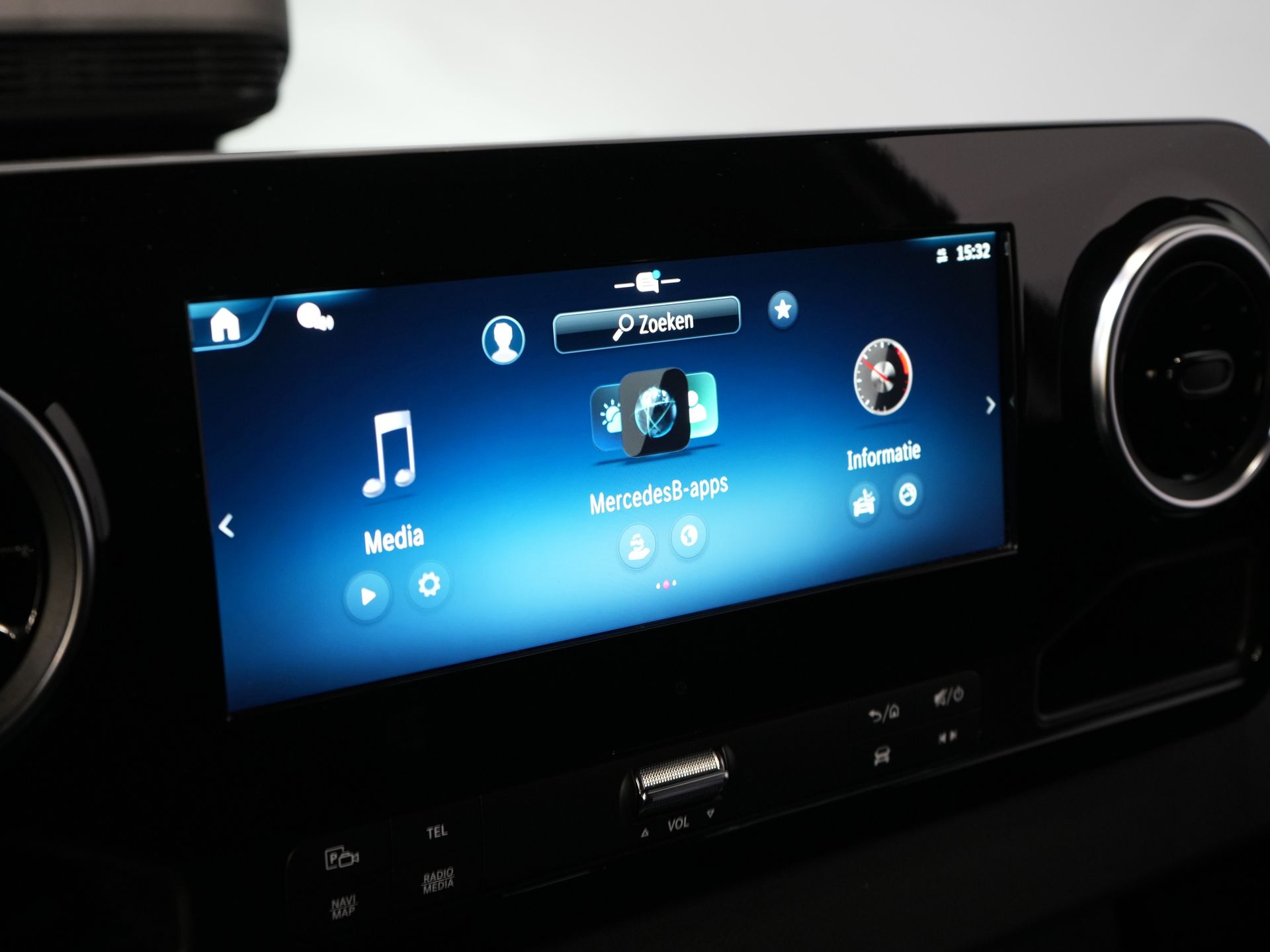 Mercedes-Benz Sprinter Bestelbus 317 CDI Aut. L2H2 BPM VRIJ! LED/ Gev.Stoel/ 270 Gr.Deuren/ Stoelverw./ Navi/ Camera/ Cruise/ Airco/ DAB / Trekhaak 25