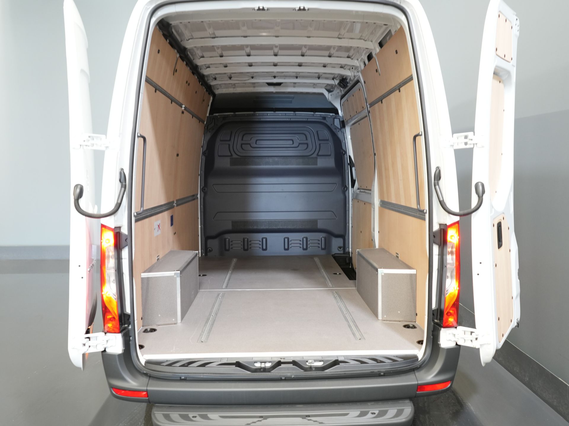 Mercedes-Benz Sprinter Bestelbus 317 CDI Aut. L2H2 BPM VRIJ! Gev.Stoel/ 270 Gr.Deuren/ Stoelverw./ Navi/ Camera/ Cruise/ Airco/ DAB 14