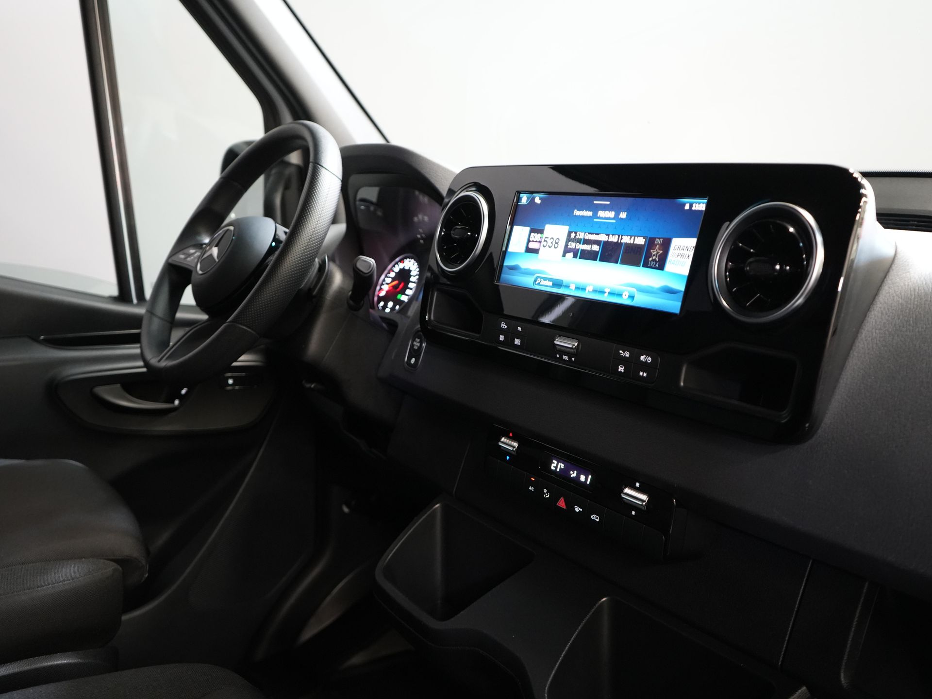 Mercedes-Benz Sprinter Bestelbus 317 CDI Aut. L2H2 BPM VRIJ! Gev.Stoel/ 270 Gr.Deuren/ Stoelverw./ Navi/ Camera/ Cruise/ Airco/ DAB 2