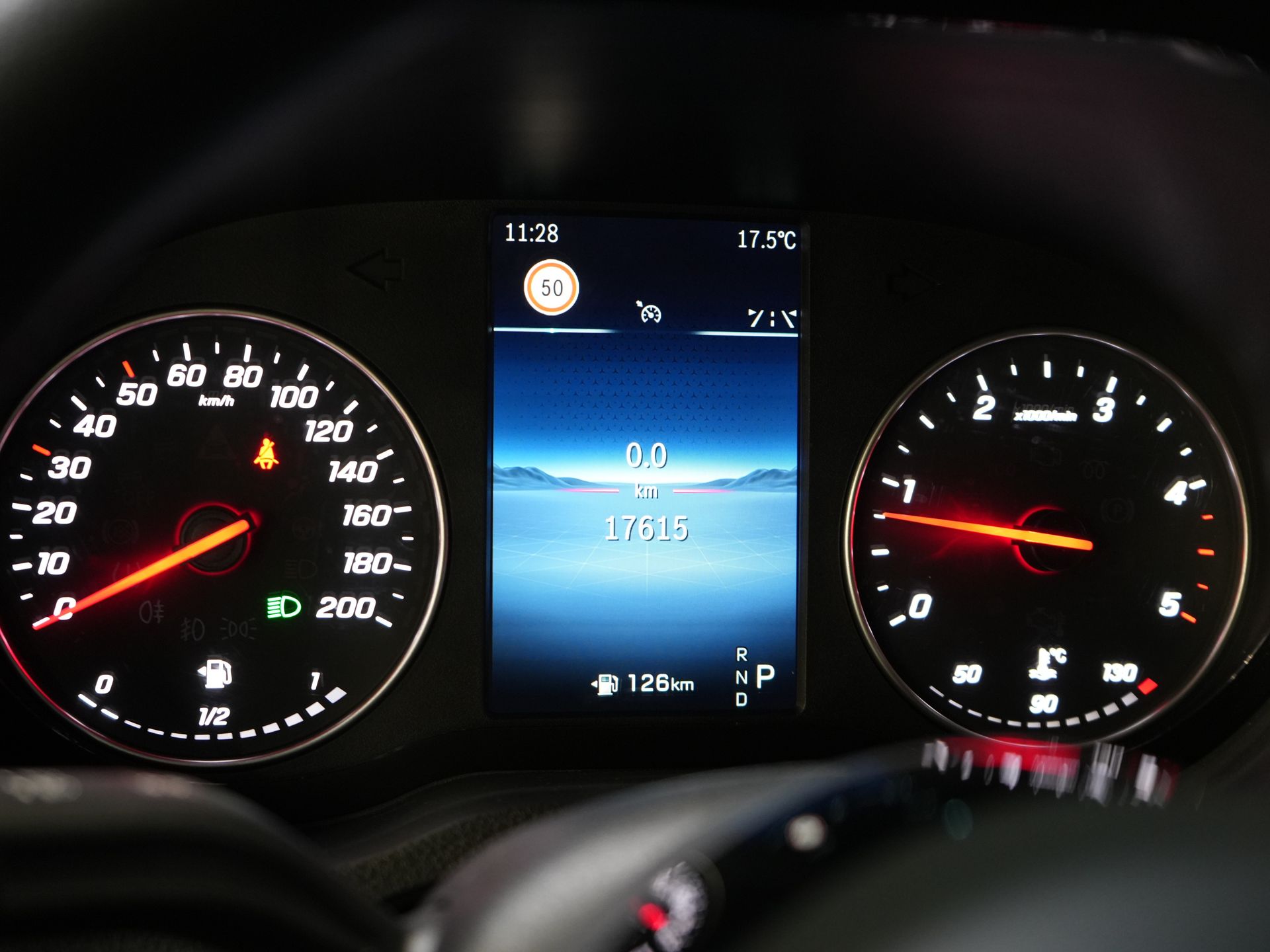 Mercedes-Benz Sprinter Bestelbus 317 CDI Aut. L2H2 BPM VRIJ! Gev.Stoel/ 270 Gr.Deuren/ Stoelverw./ Navi/ Camera/ Cruise/ Airco/ DAB 20