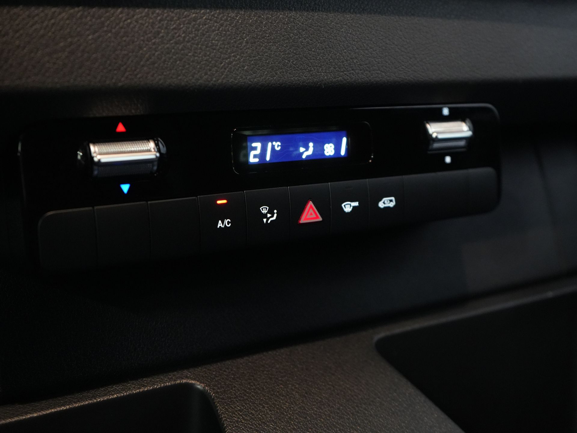 Mercedes-Benz Sprinter Bestelbus 317 CDI Aut. L2H2 BPM VRIJ! Gev.Stoel/ 270 Gr.Deuren/ Stoelverw./ Navi/ Camera/ Cruise/ Airco/ DAB 21