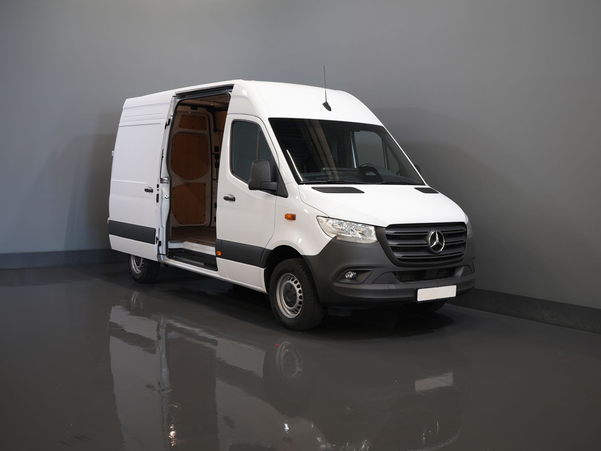 Mercedes-Benz Sprinter Bestelbus 317 CDI Aut. L2H2 BPM VRIJ! Gev.Stoel/ 270 Gr.Deuren/ Stoelverw./ Navi/ Camera/ Cruise/ Airco/ DAB 8