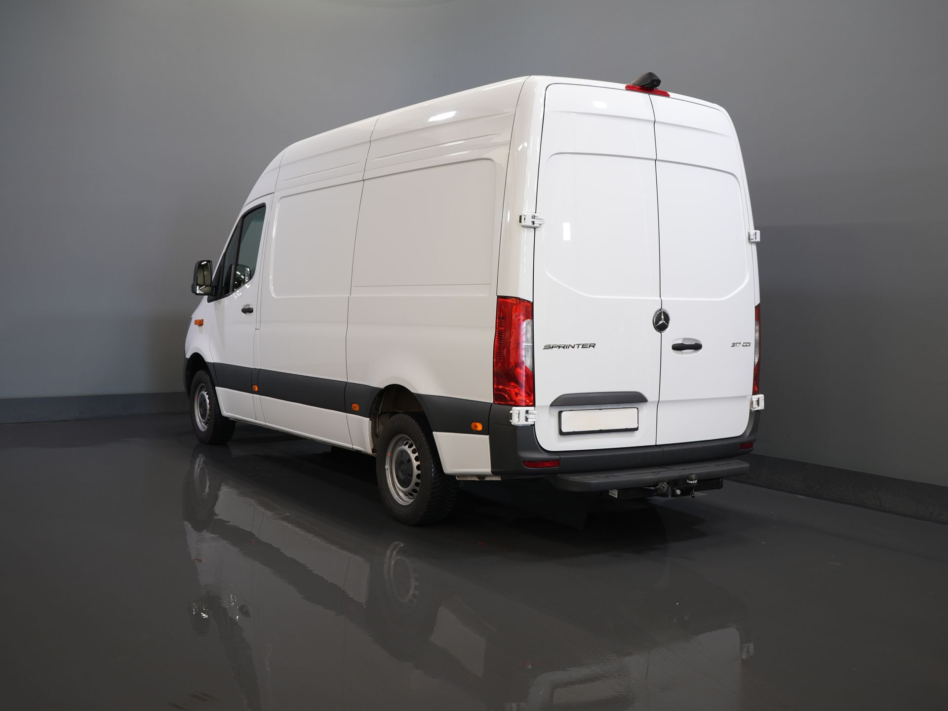 Mercedes-Benz Sprinter Bestelbus 317 CDI Aut. L2H2 BPM VRIJ! Gev.Stoel/ 270 Gr.Deuren/ Stoelverw./ Navi/ Camera/ Cruise/ Airco/ DAB 1