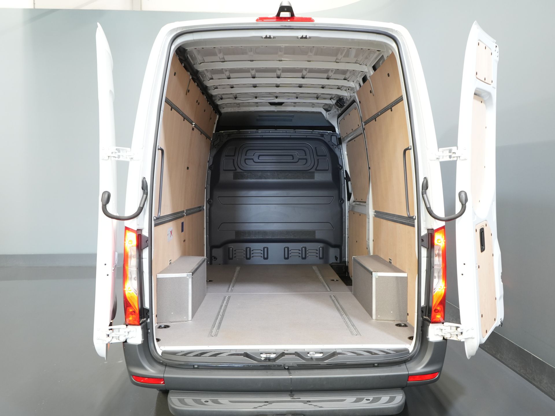 Mercedes-Benz Sprinter Bestelbus 317 CDI Aut. L2H2 BPM VRIJ! Gev.Stoel/ 270 Gr.Deuren/ Stoelverw./ Navi/ Camera/ Cruise/ Airco/ DAB 14