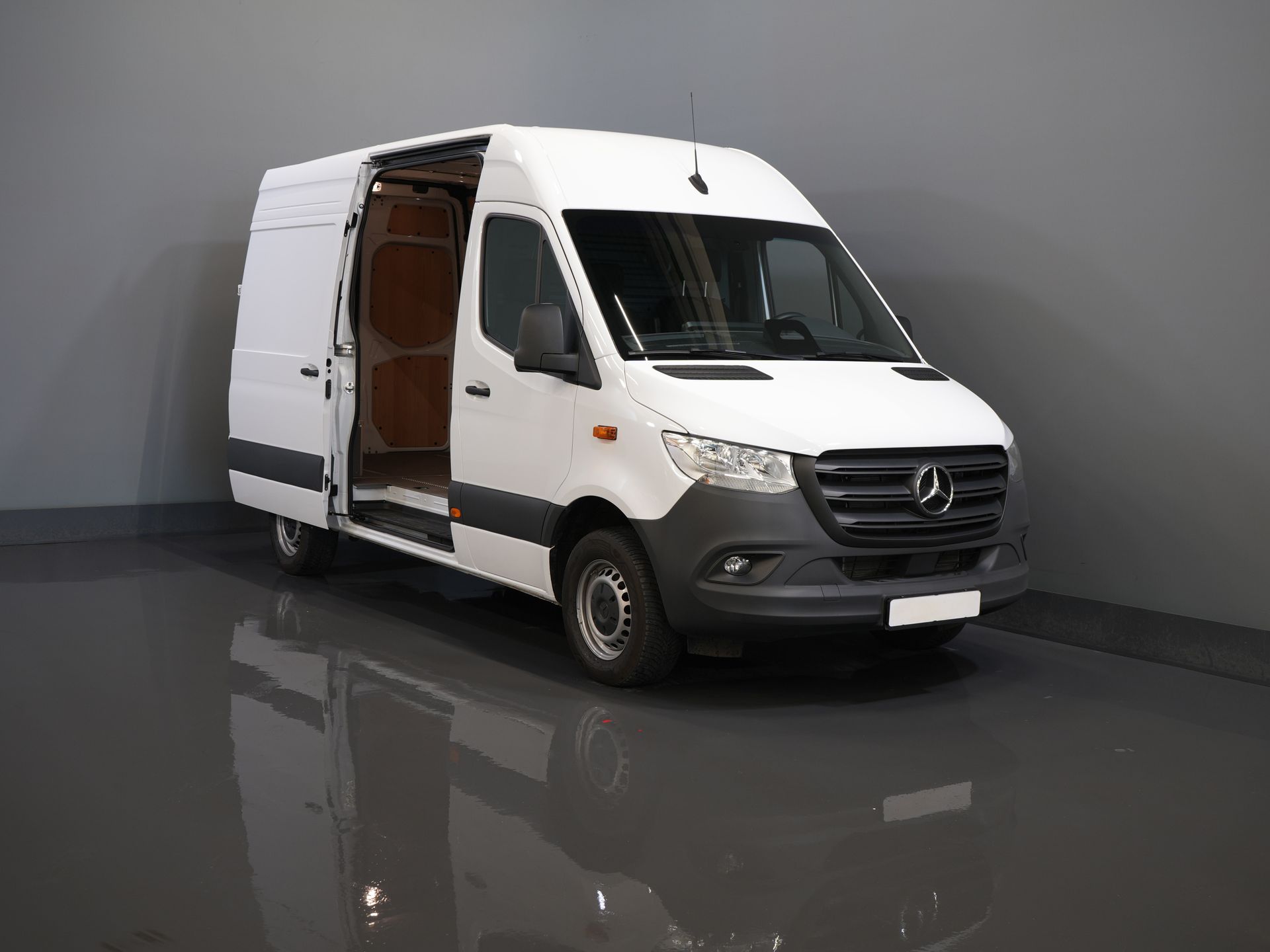 Mercedes-Benz Sprinter Bestelbus 317 CDI Aut. L2H2 BPM VRIJ! Gev.Stoel/ 270 Gr.Deuren/ Stoelverw./ Navi/ Camera/ Cruise/ Airco/ DAB 8