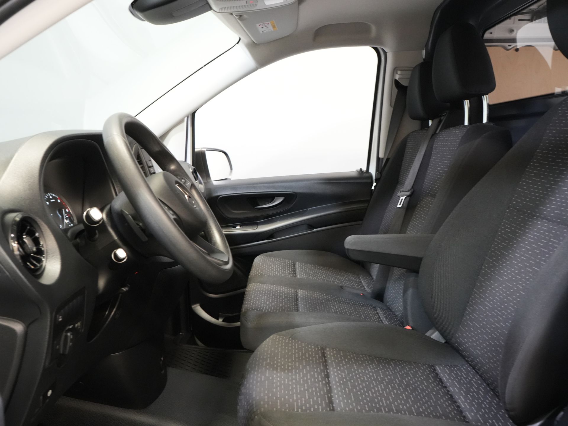 Mercedes-Benz Vito Bestelbus 116 CDI Aut. L2 BPM VRIJ! Carplay/ Stoelverw./ 270Gr. Deuren/ Cruise/ Airco/ Navi/ Camera/ PDC 11