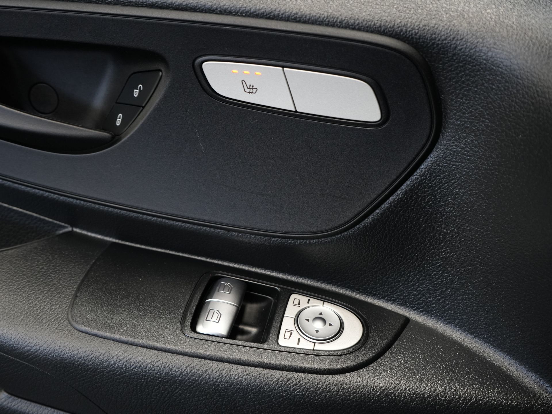 Mercedes-Benz Vito Bestelbus 116 CDI Aut. L2 BPM VRIJ! Carplay/ Stoelverw./ 270Gr. Deuren/ Cruise/ Airco/ Navi/ Camera/ PDC 16