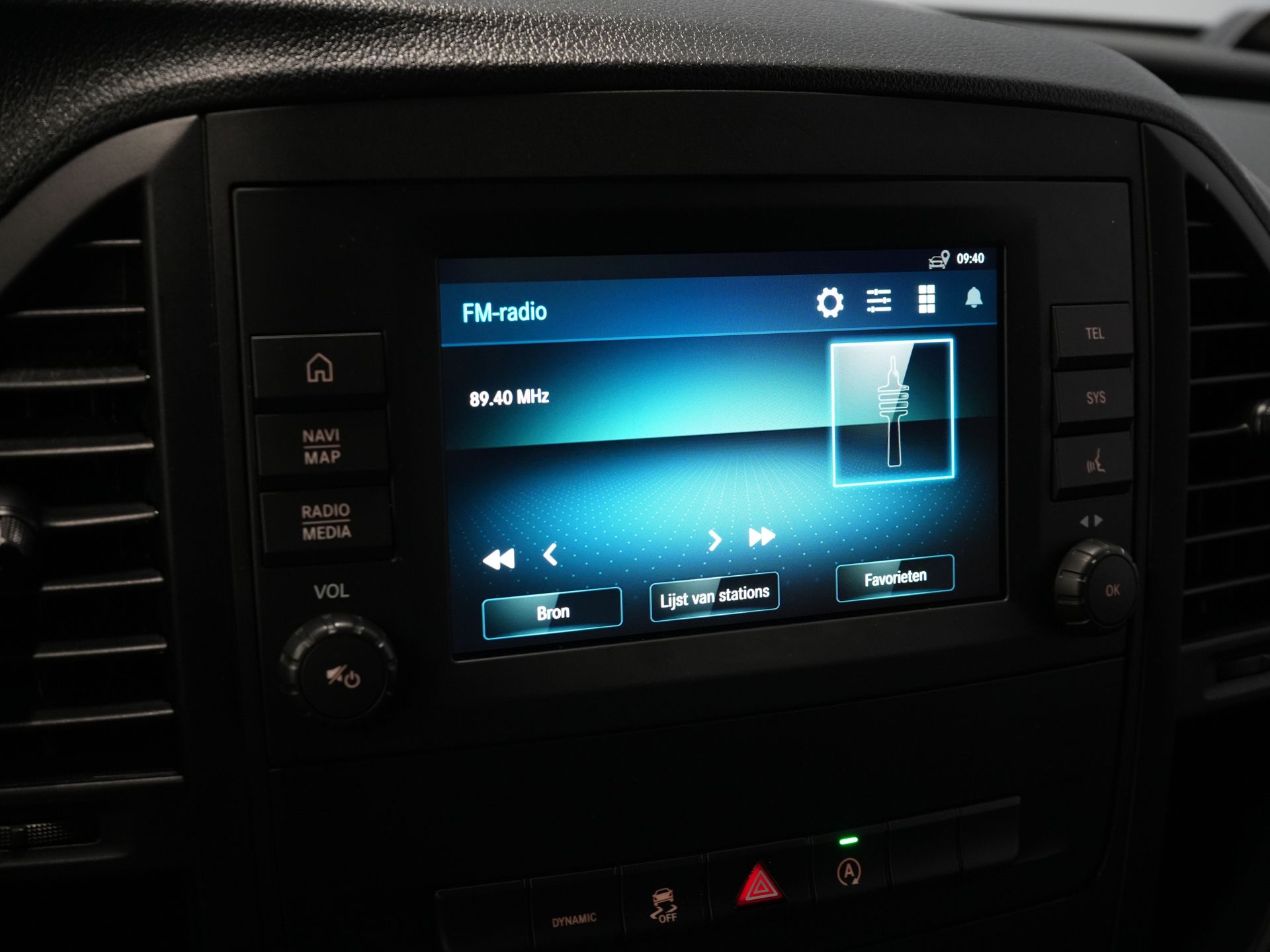 Mercedes-Benz Vito Bestelbus 116 CDI Aut. L2 BPM VRIJ! Carplay/ Stoelverw./ 270Gr. Deuren/ Cruise/ Airco/ Navi/ Camera/ PDC 22