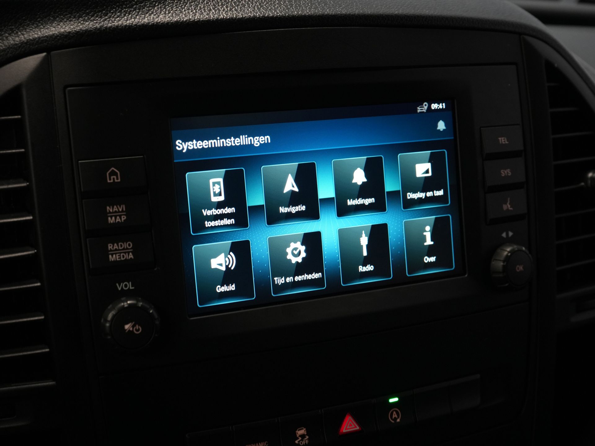 Mercedes-Benz Vito Bestelbus 116 CDI Aut. L2 BPM VRIJ! Carplay/ Stoelverw./ 270Gr. Deuren/ Cruise/ Airco/ Navi/ Camera/ PDC 24