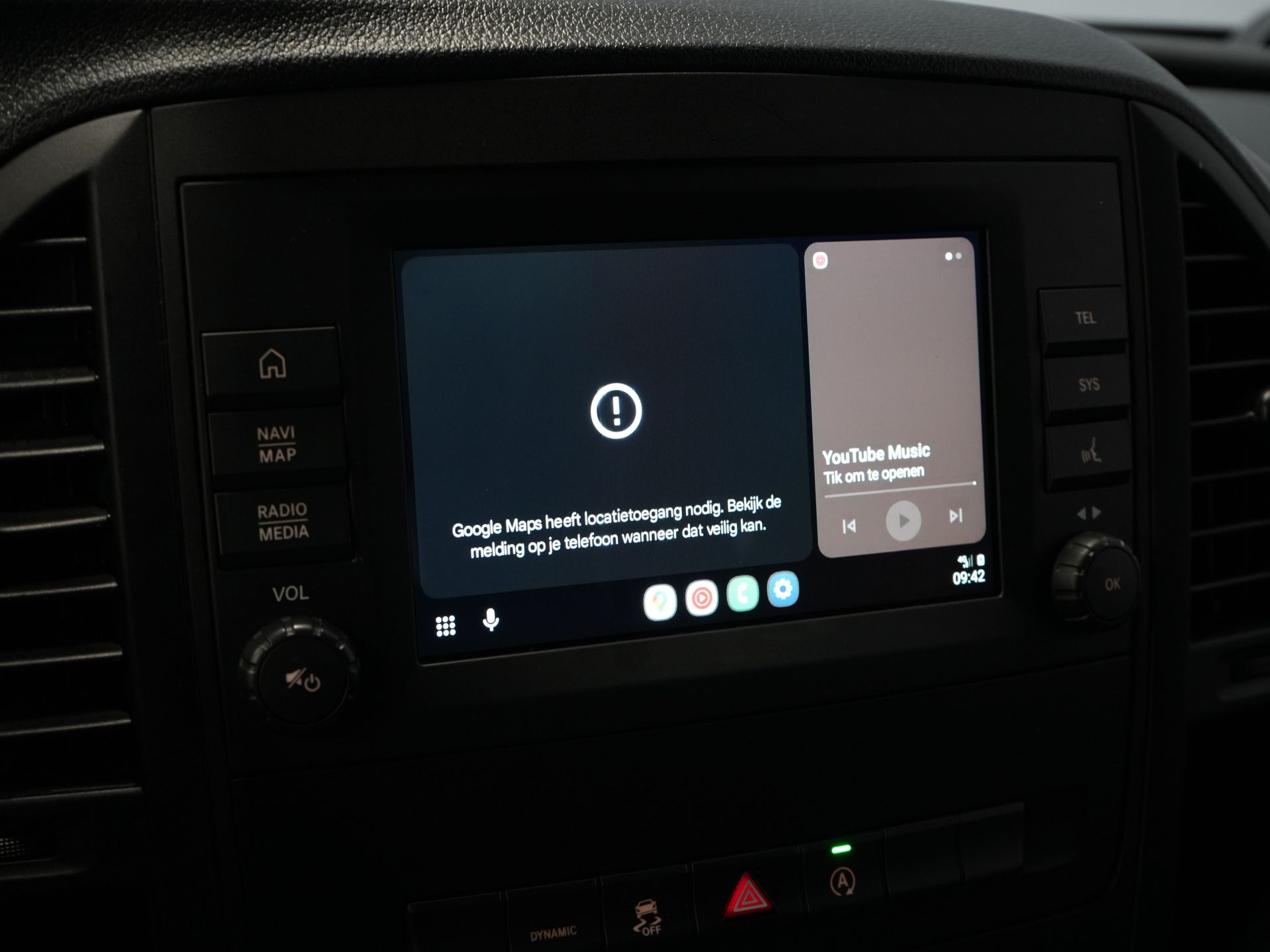 Mercedes-Benz Vito Bestelbus 116 CDI Aut. L2 BPM VRIJ! Carplay/ Stoelverw./ 270Gr. Deuren/ Cruise/ Airco/ Navi/ Camera/ PDC 25