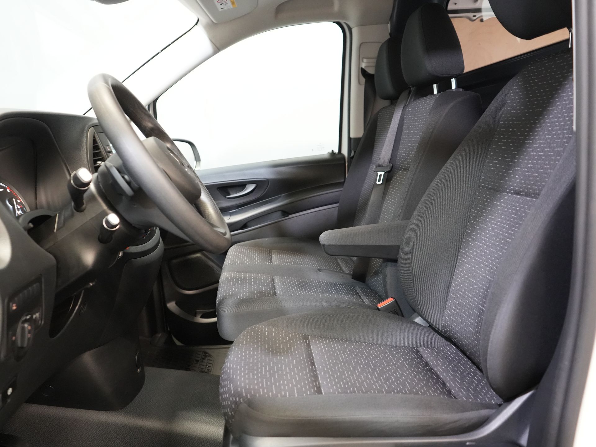 Mercedes-Benz Vito Bestelbus 116 CDI Aut. L2 BPM VRIJ! Carplay/ Stoelverw./ 270Gr. Deuren/ Cruise/ Airco/ Navi/ Camera/ PDC 11